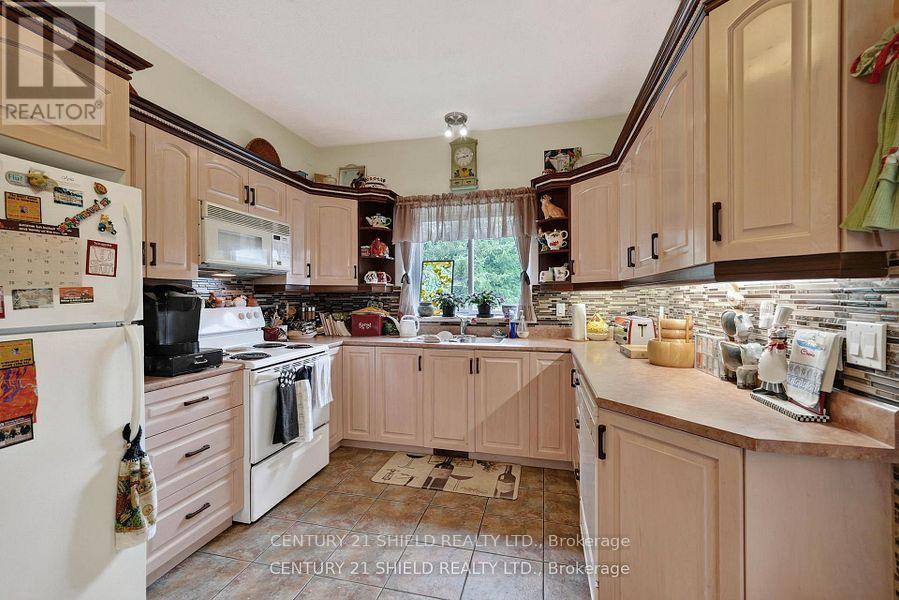 67 Front St Street Property Photo 14