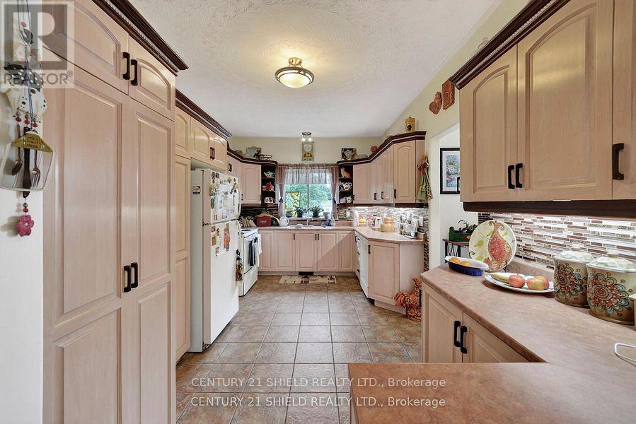 67 Front St Street Property Photo 15