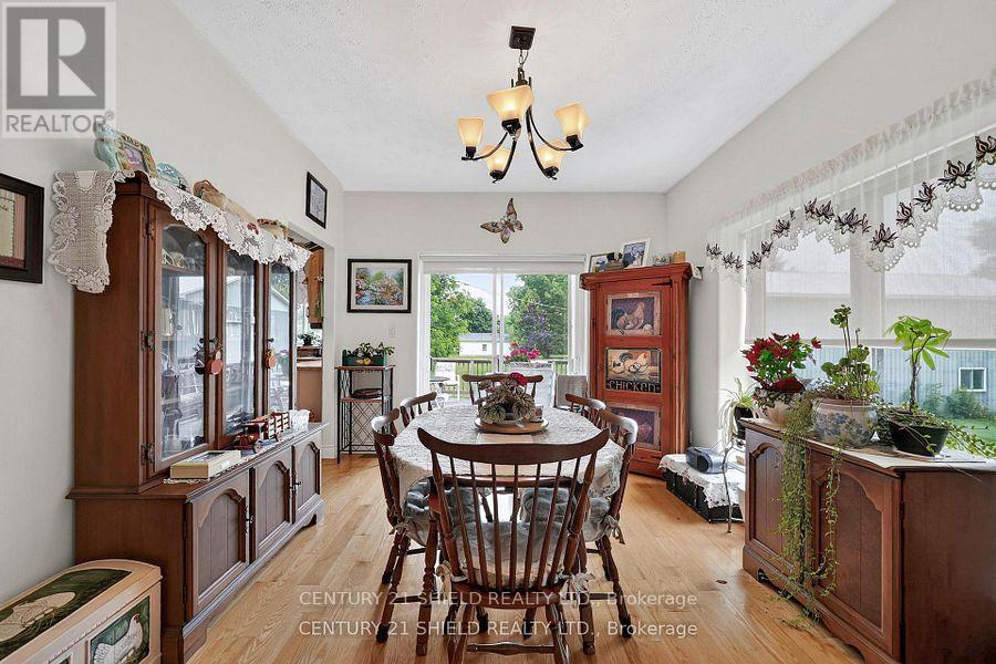 67 Front St Street Property Photo 16