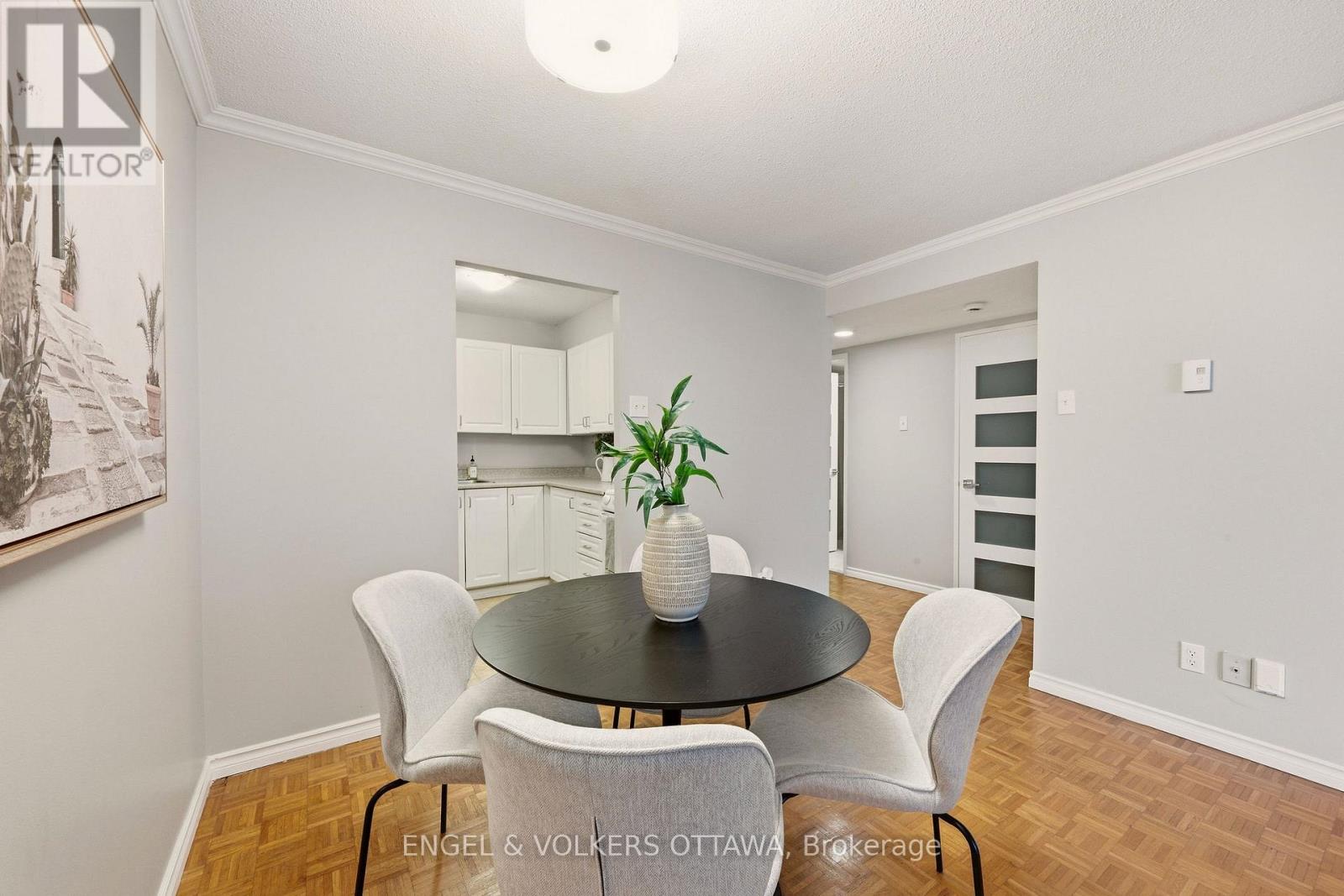 606 - 475 Laurier Avenue W Property Photo 8