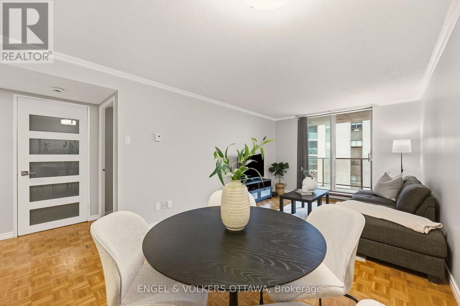 606 - 475 Laurier Avenue W Property Photo 9