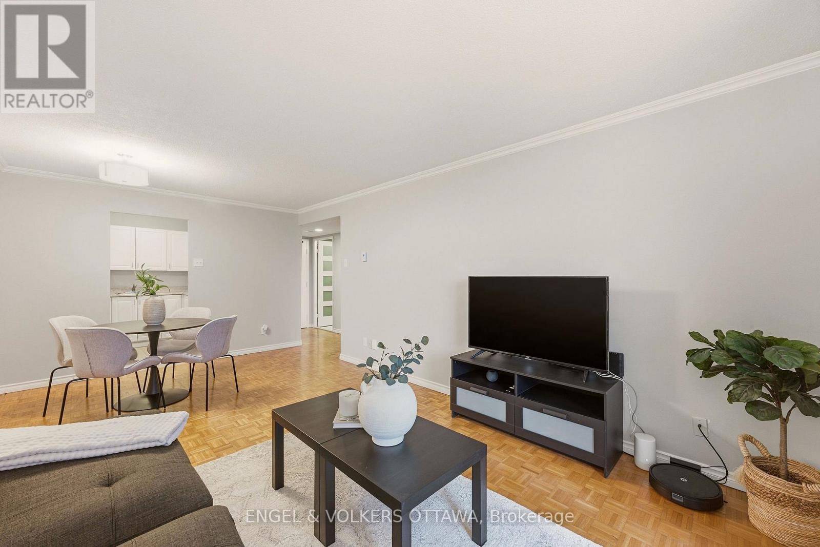 606 - 475 Laurier Avenue W Property Photo 14