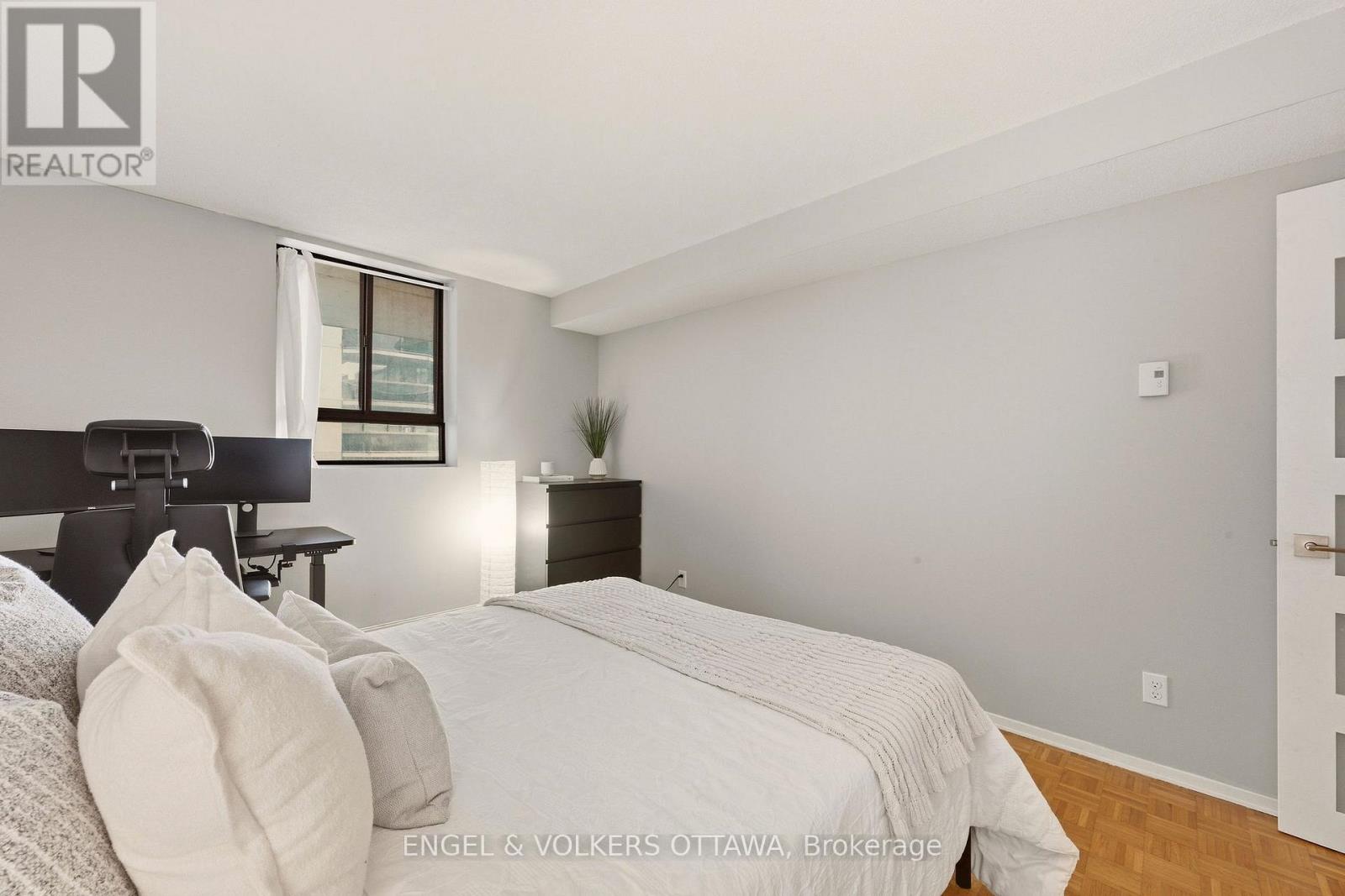 606 - 475 Laurier Avenue W Property Photo 22
