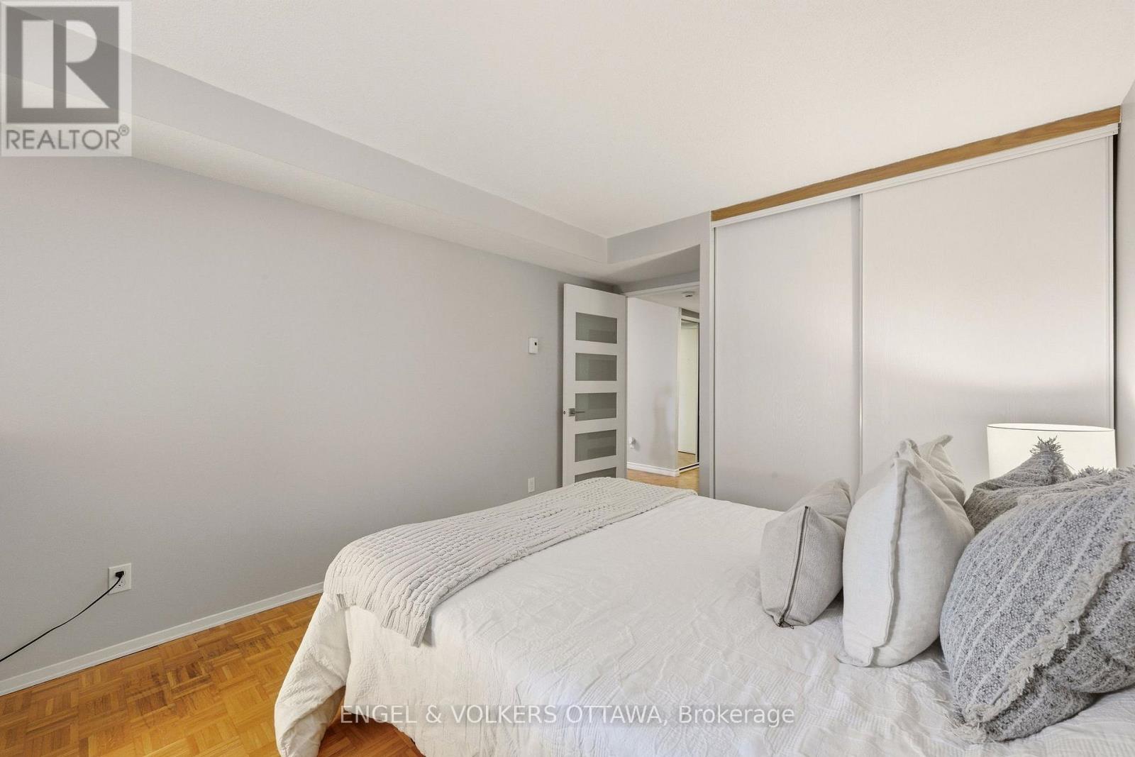 606 - 475 Laurier Avenue W Property Photo 24
