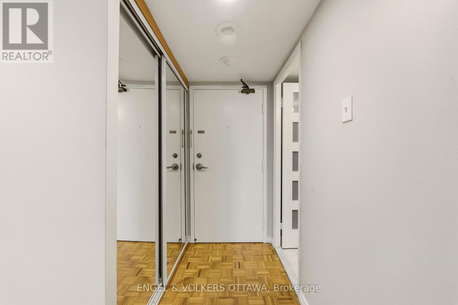606 - 475 Laurier Avenue W Property Photo 30