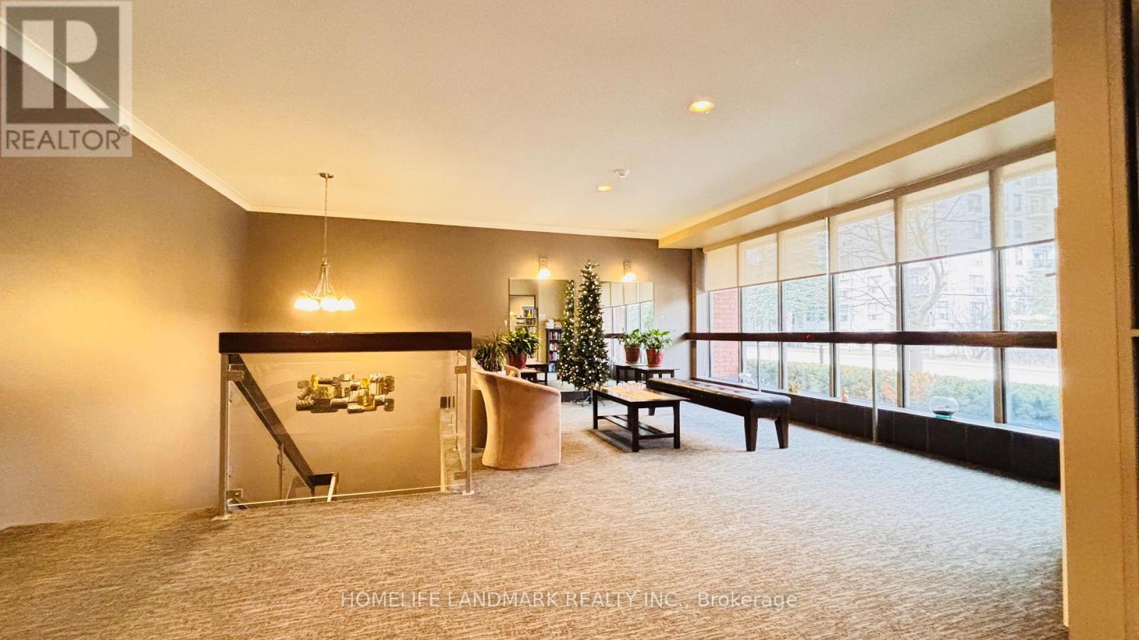 207 - 300 KEATS WAY Property Photo 1