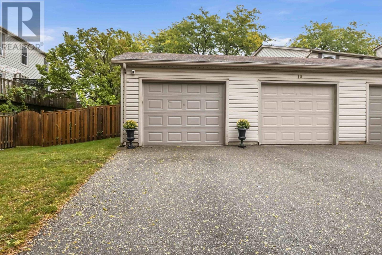 109 Mcmaster Drive E Property Photo 3