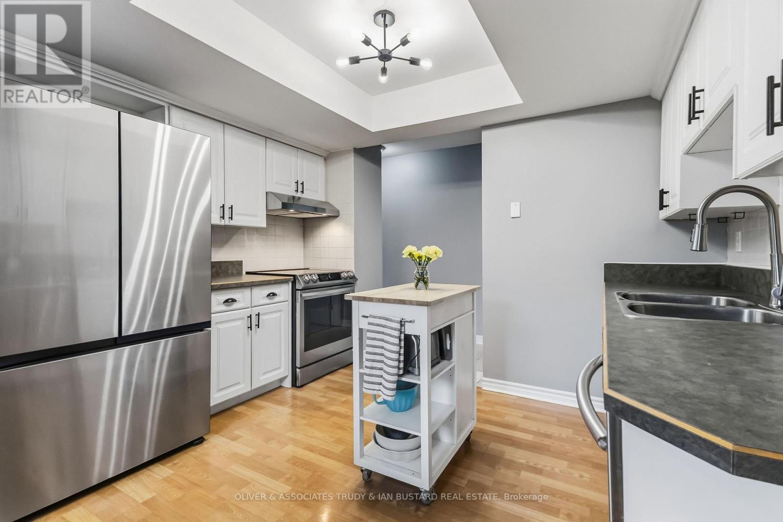 109 Mcmaster Drive E Property Photo 12