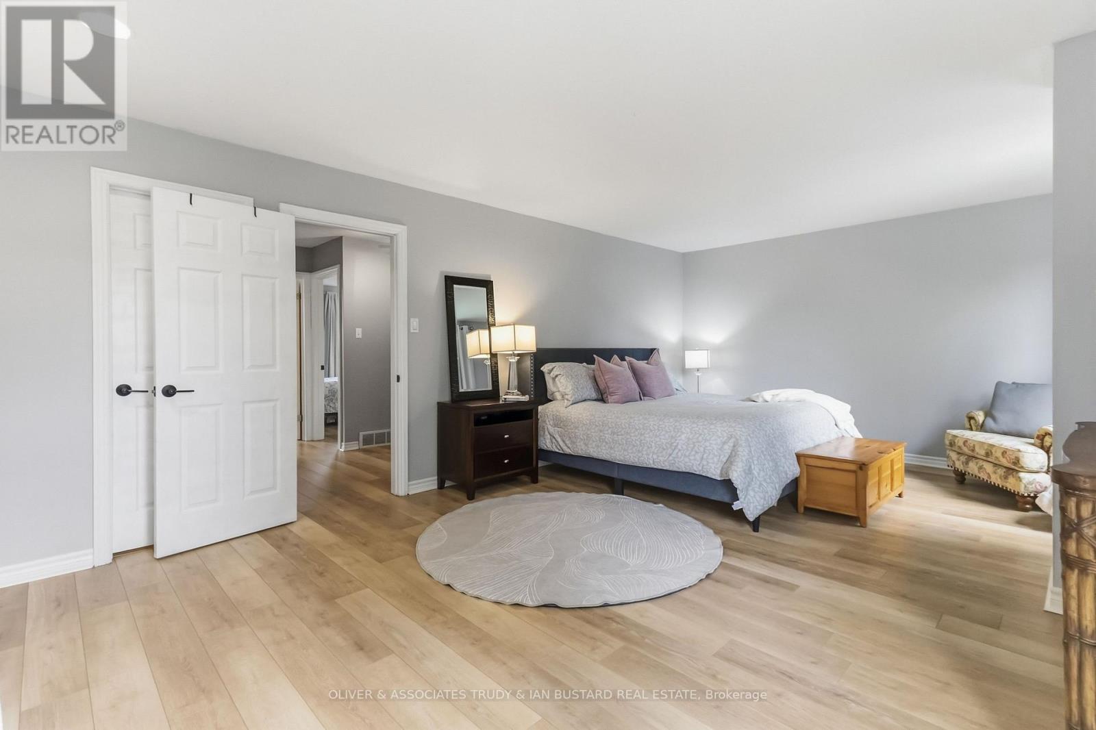 109 Mcmaster Drive E Property Photo 24