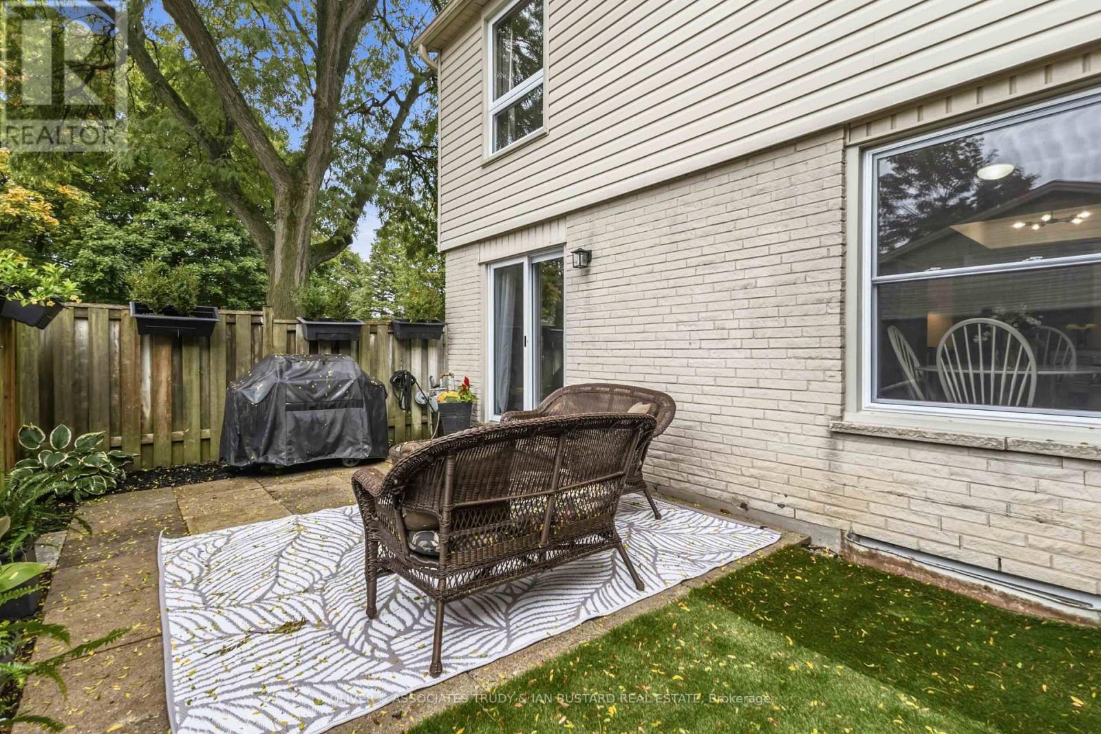109 Mcmaster Drive E Property Photo 32