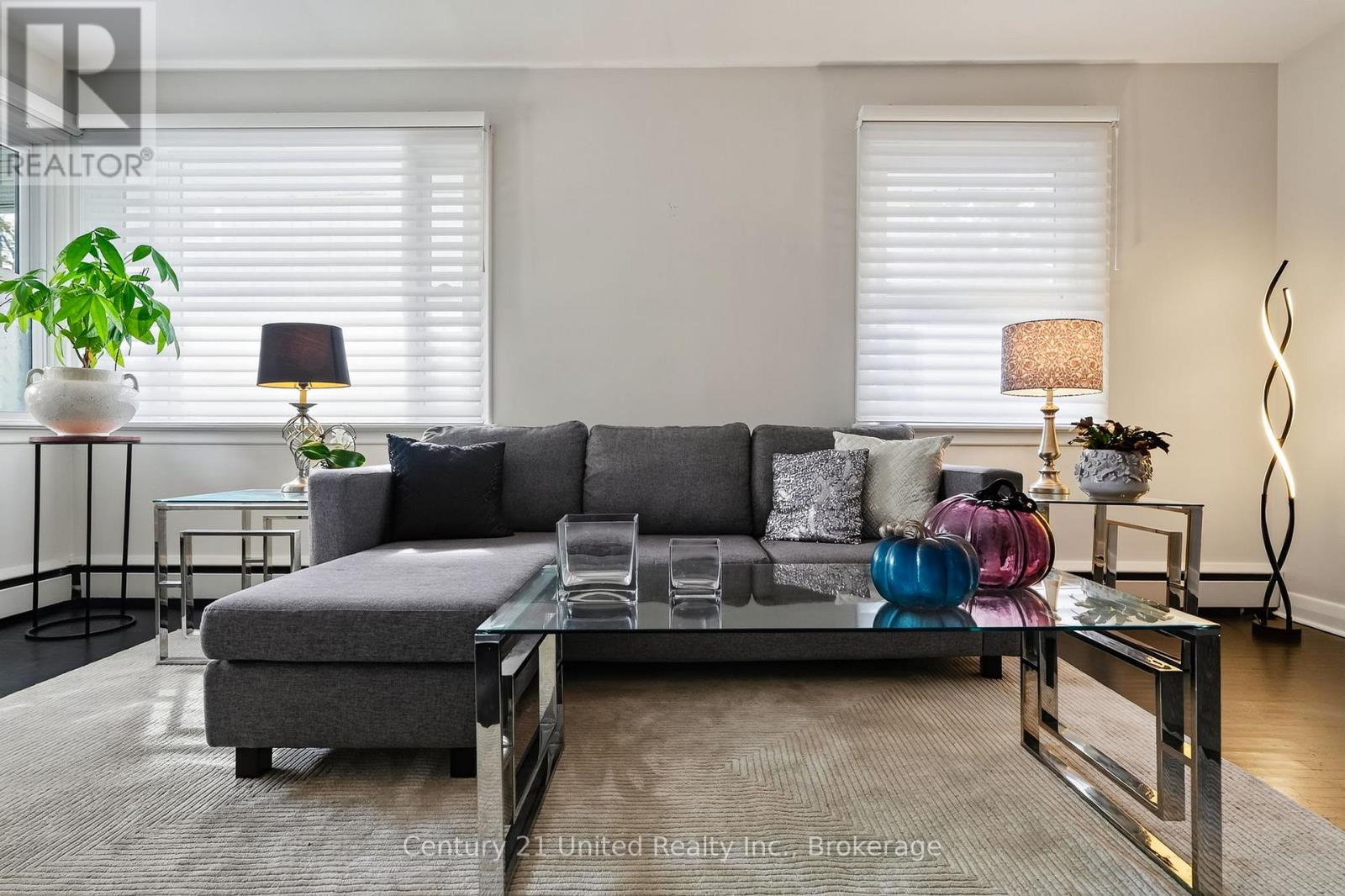 108 James Street E Property Photo 12