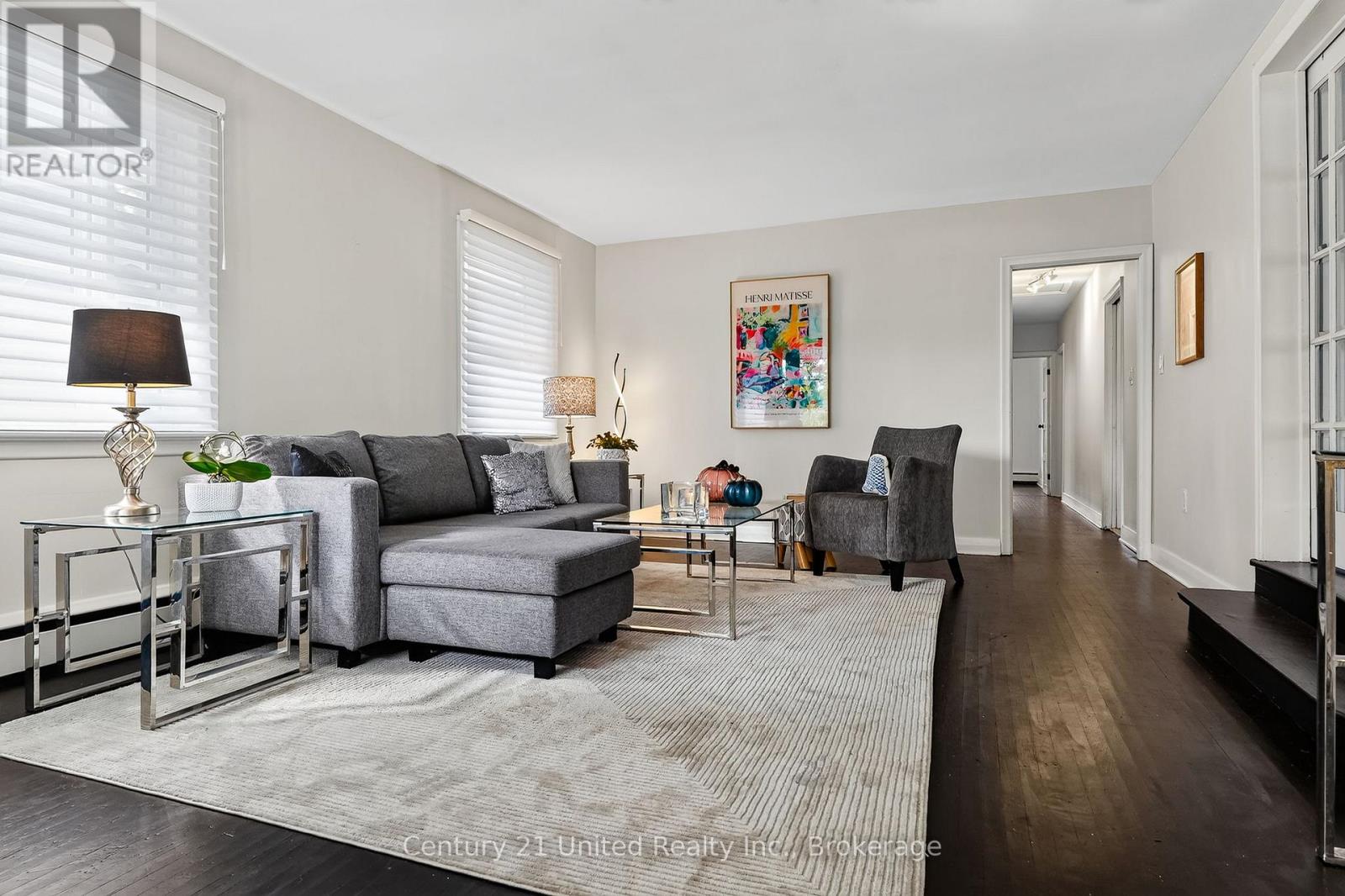 108 James Street E Property Photo 14
