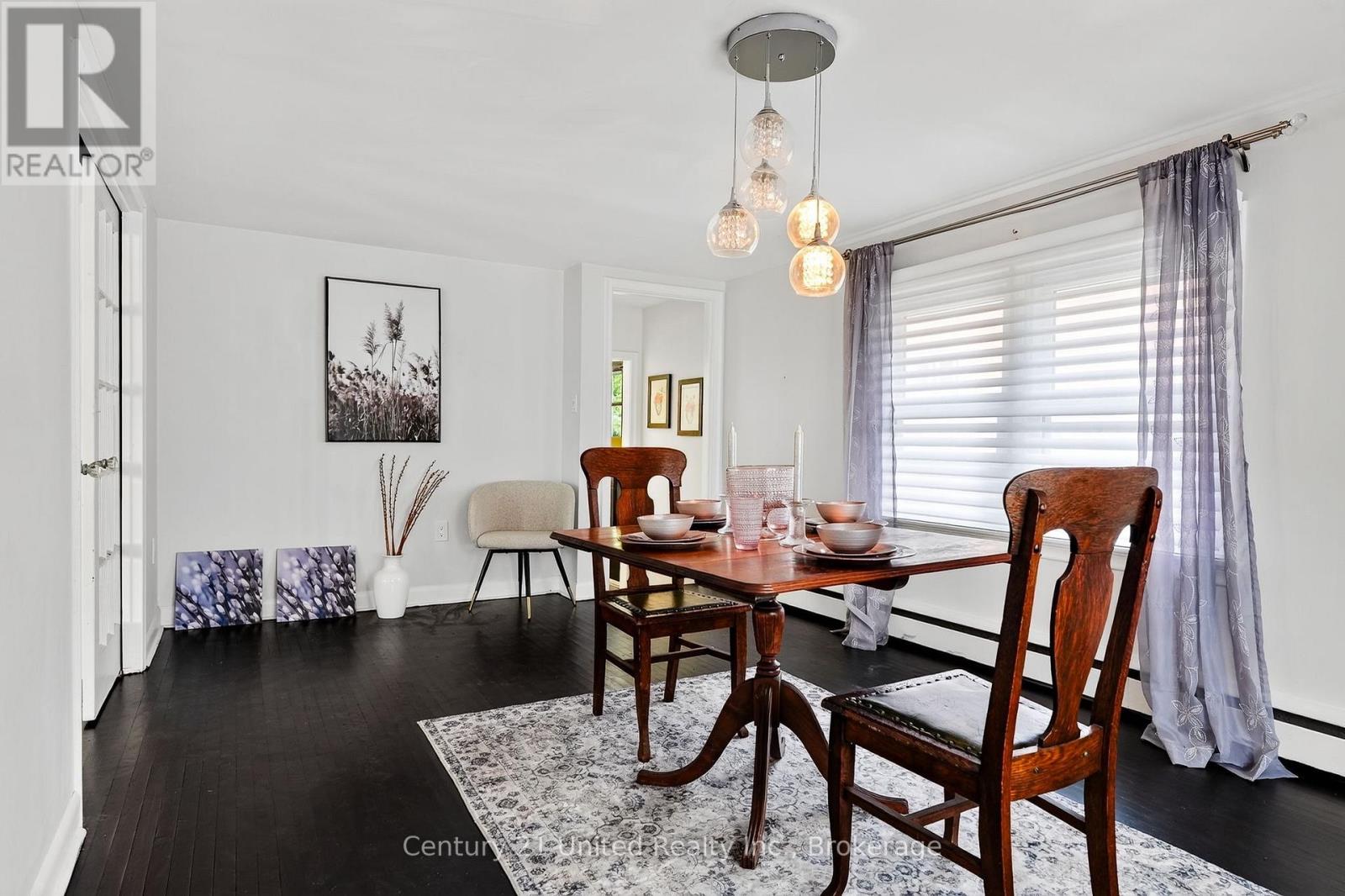 108 James Street E Property Photo 21