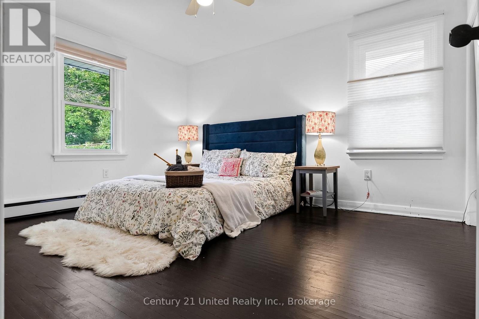 108 James Street E Property Photo 23
