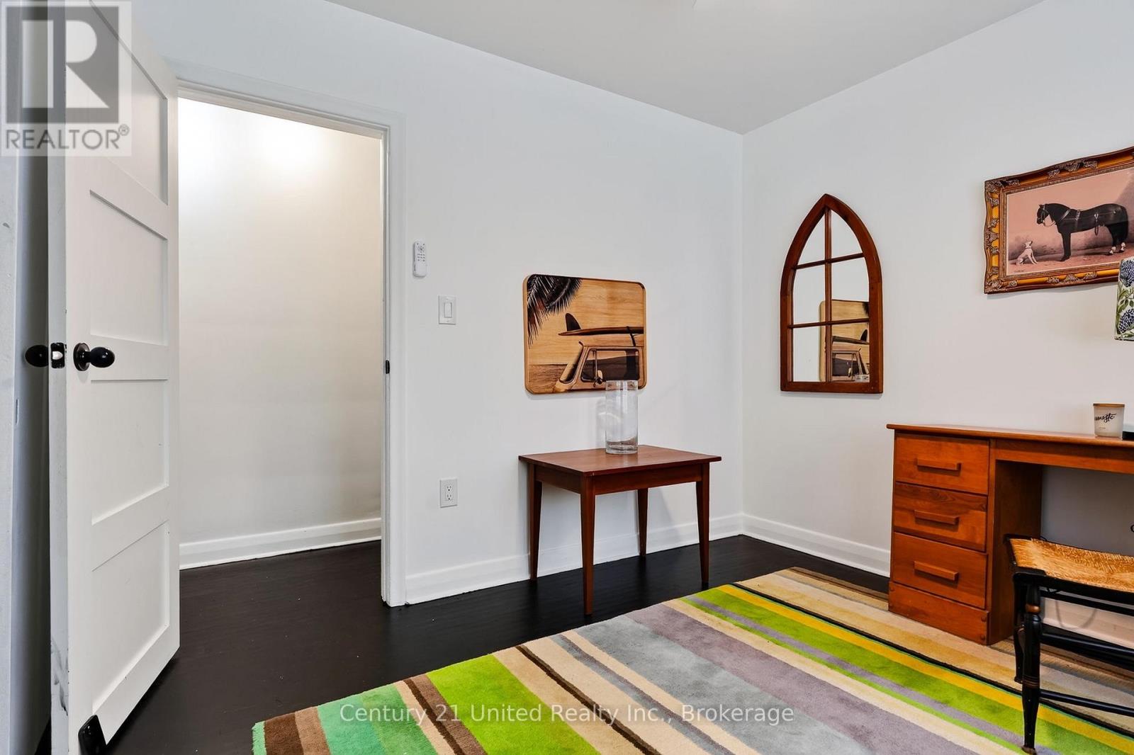108 James Street E Property Photo 29