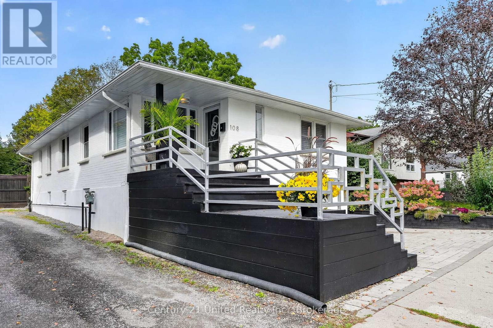 108 James Street E Property Photo 47