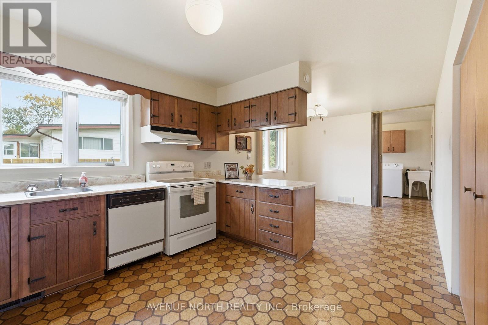 1283 Surrey Avenue Property Photo 13