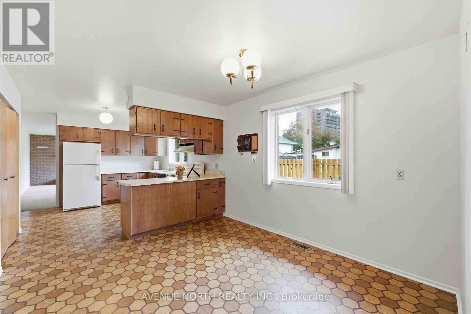 1283 Surrey Avenue Property Photo 17
