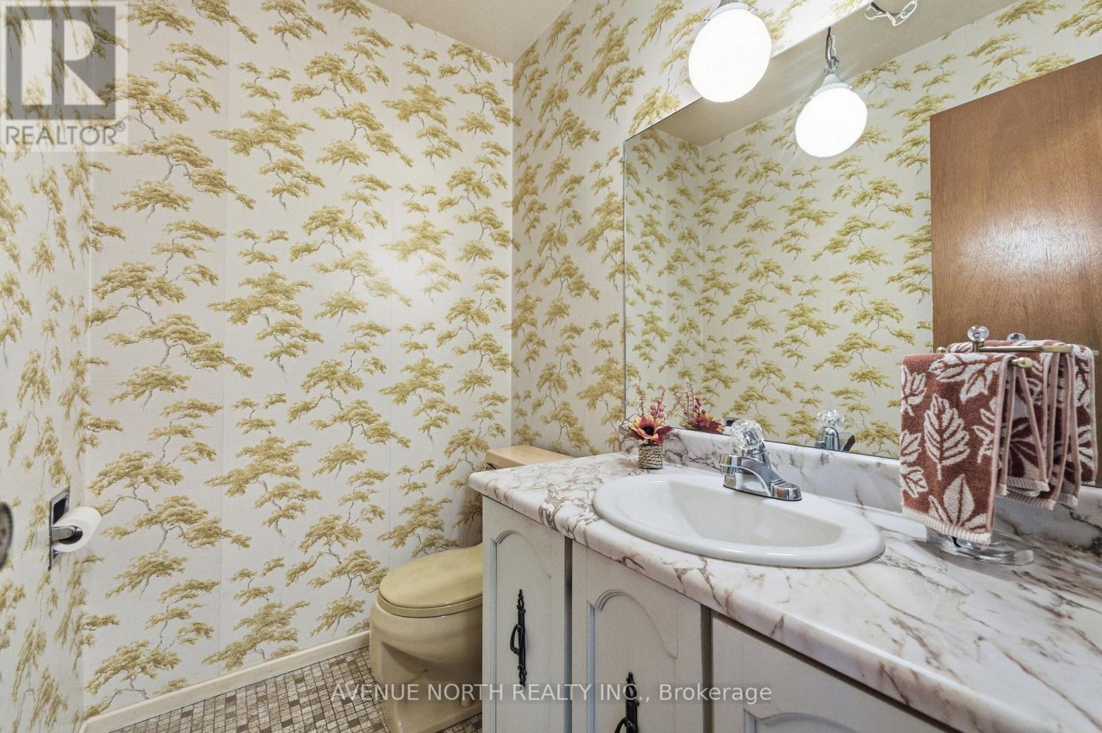1283 Surrey Avenue Property Photo 20