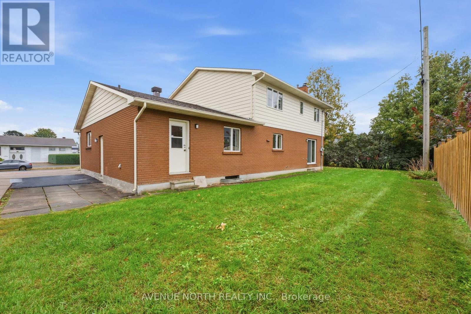 1283 Surrey Avenue Property Photo 36