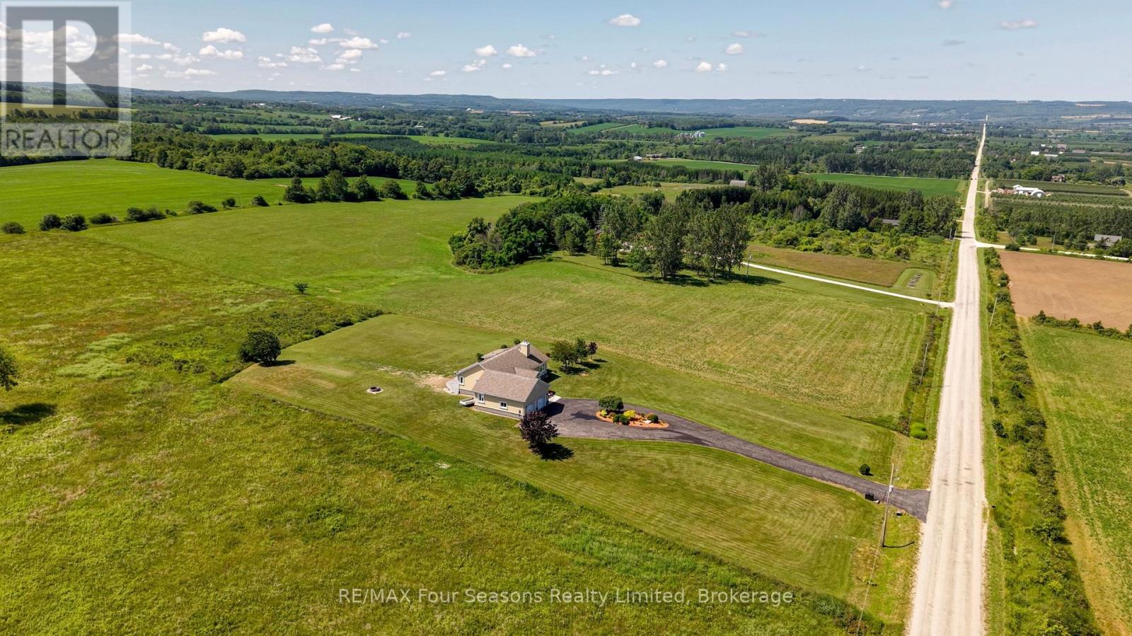 728454 21st Side Road Property Photo 32