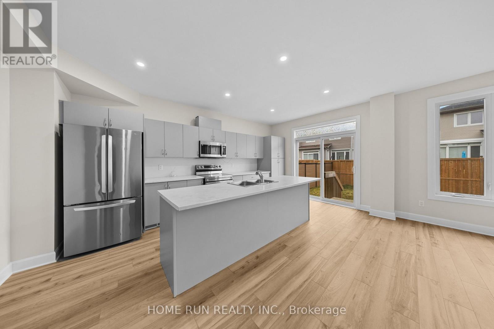 55 Robertson Lane Property Photo 14