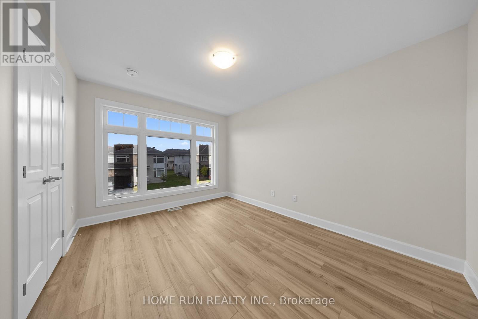 55 Robertson Lane Property Photo 33