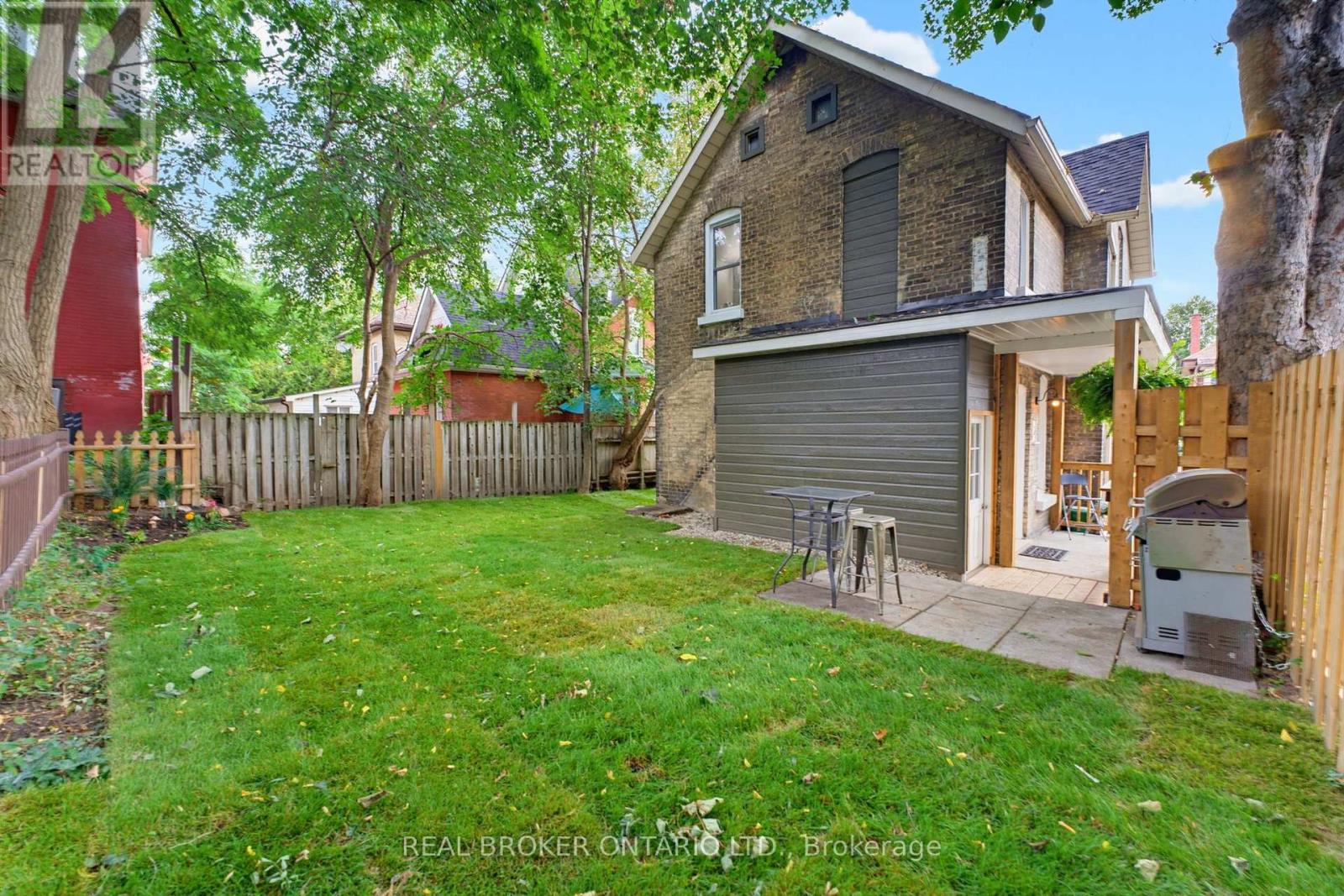 118 Clarence Street Property Photo 23