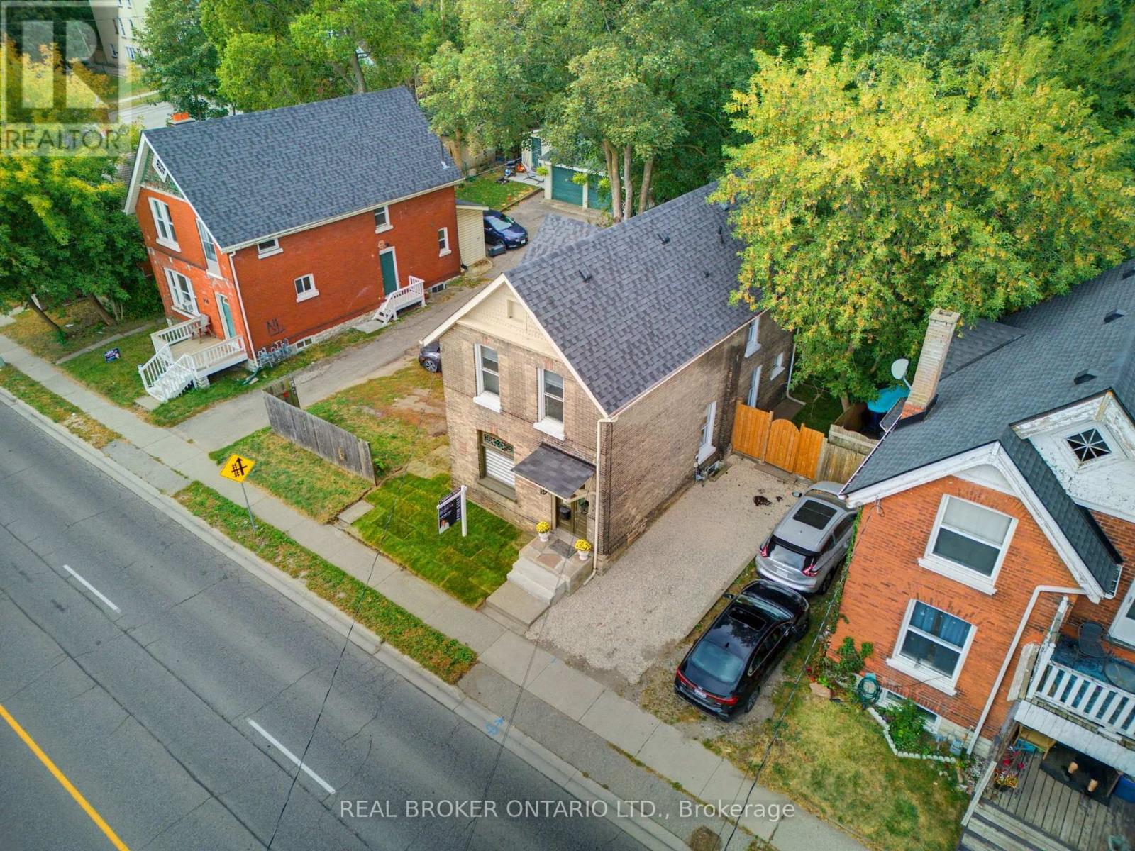 118 Clarence Street Property Photo 25