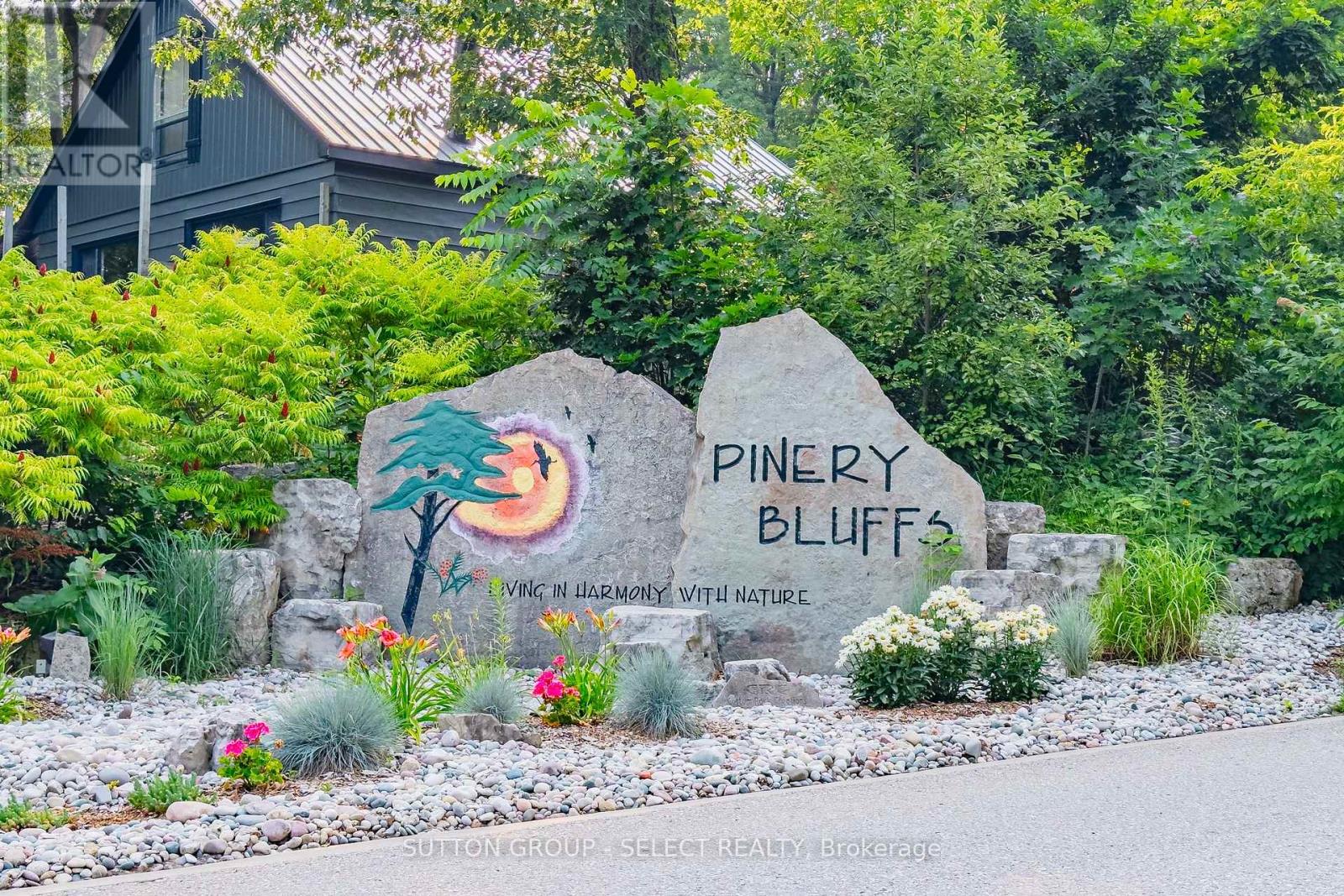 10142 Pinery Bluffs Road Property Photo 5