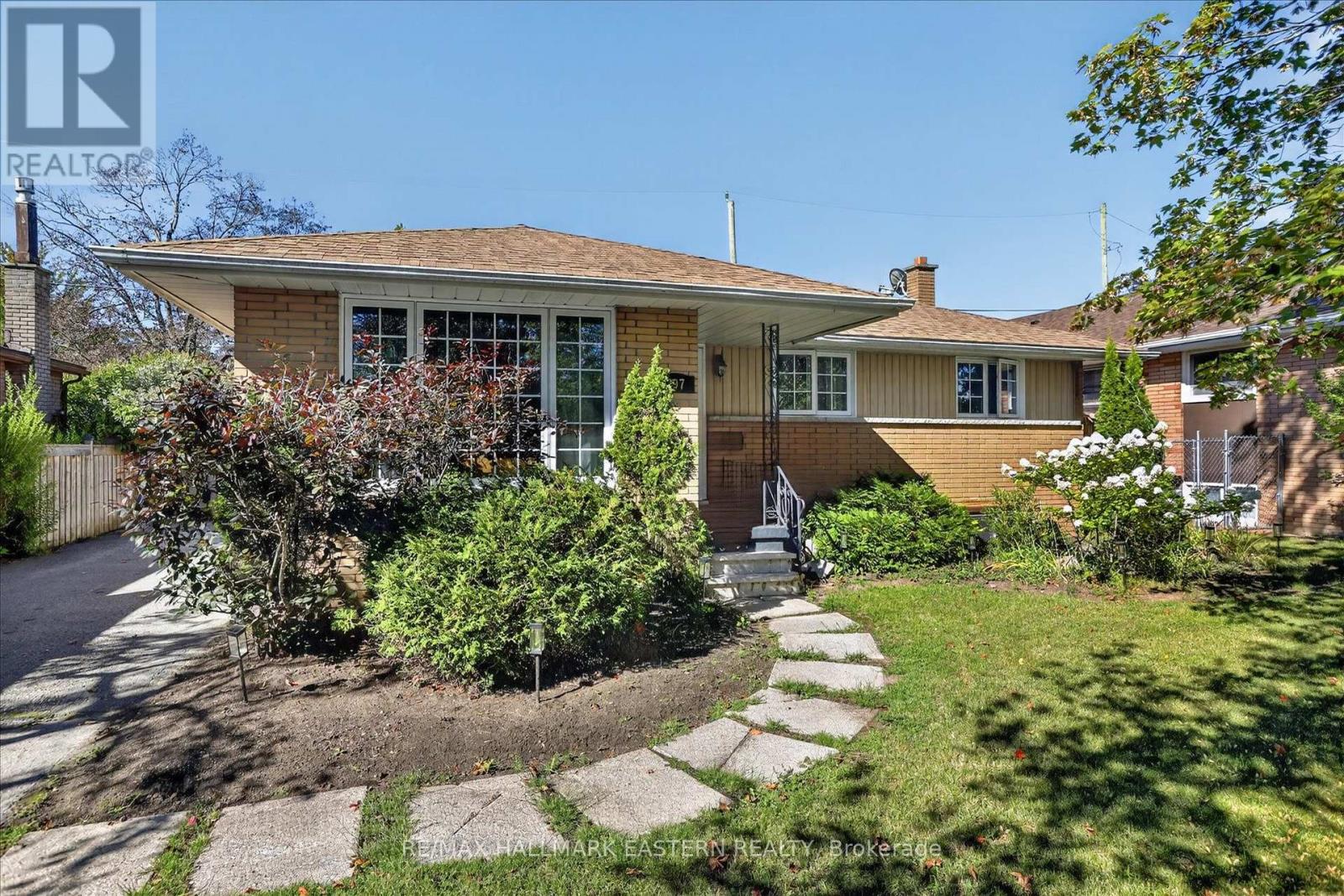 897 Westdale Avenue Property Photo 2