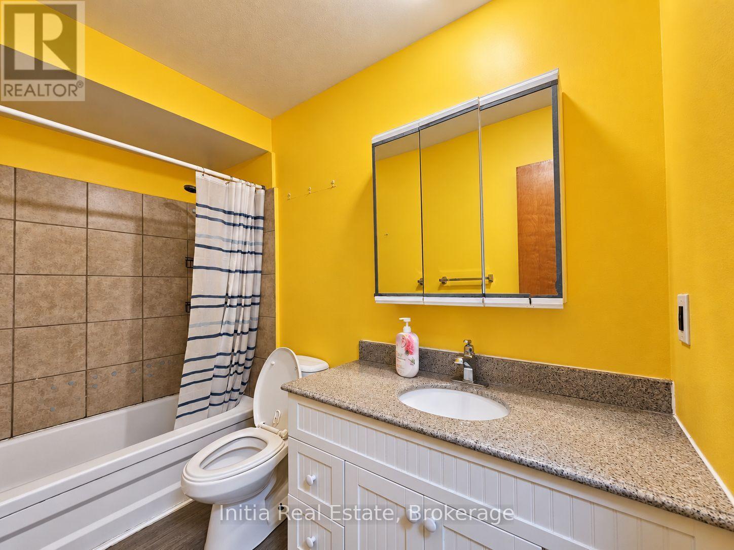 8370 Gregory Place Property Photo 17