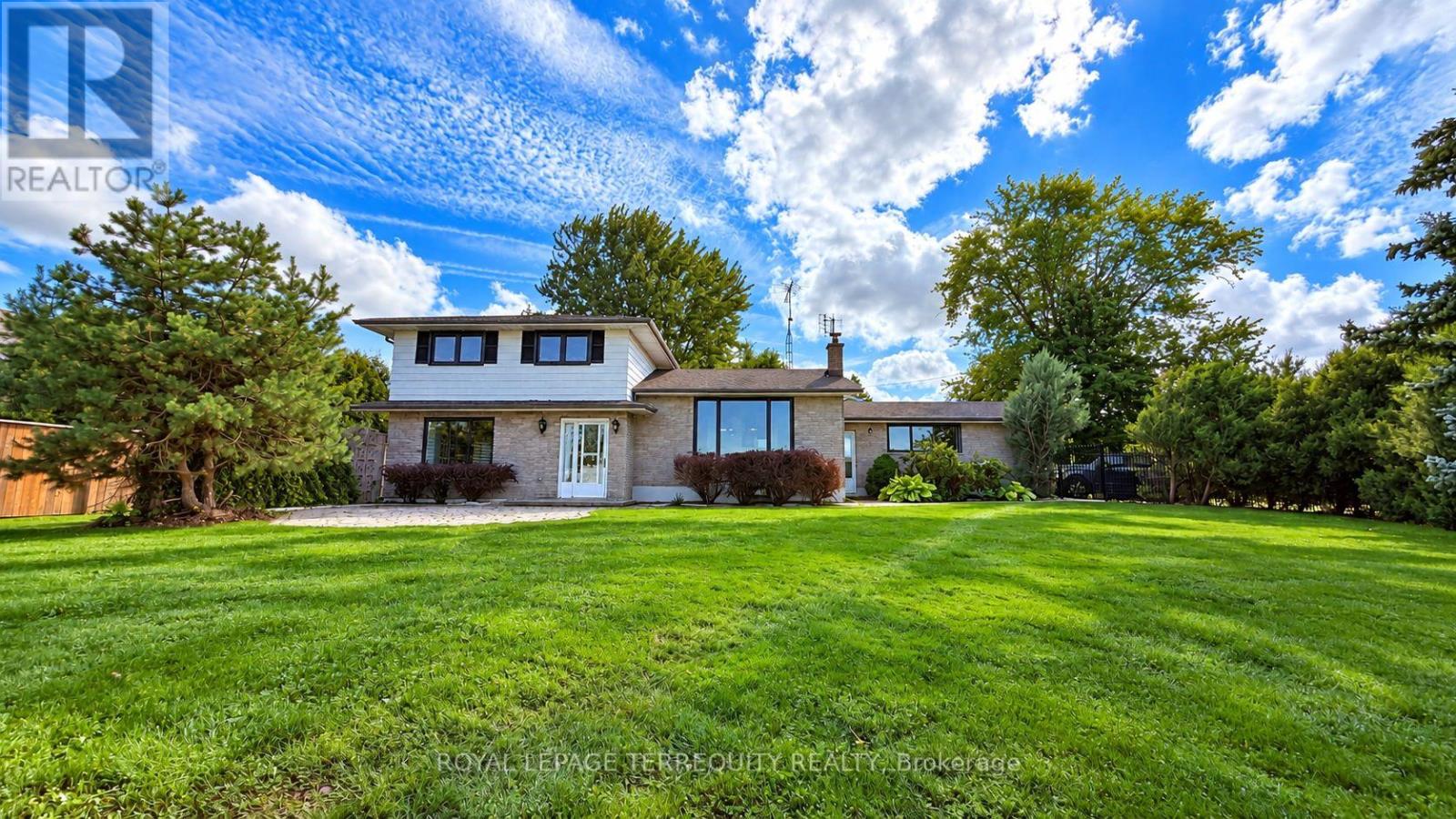 410 Kerman Avenue Property Photo 1