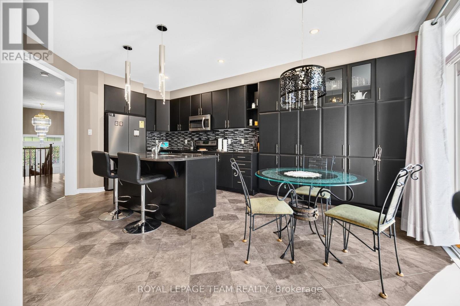 340 Gallantry Way Property Photo 17