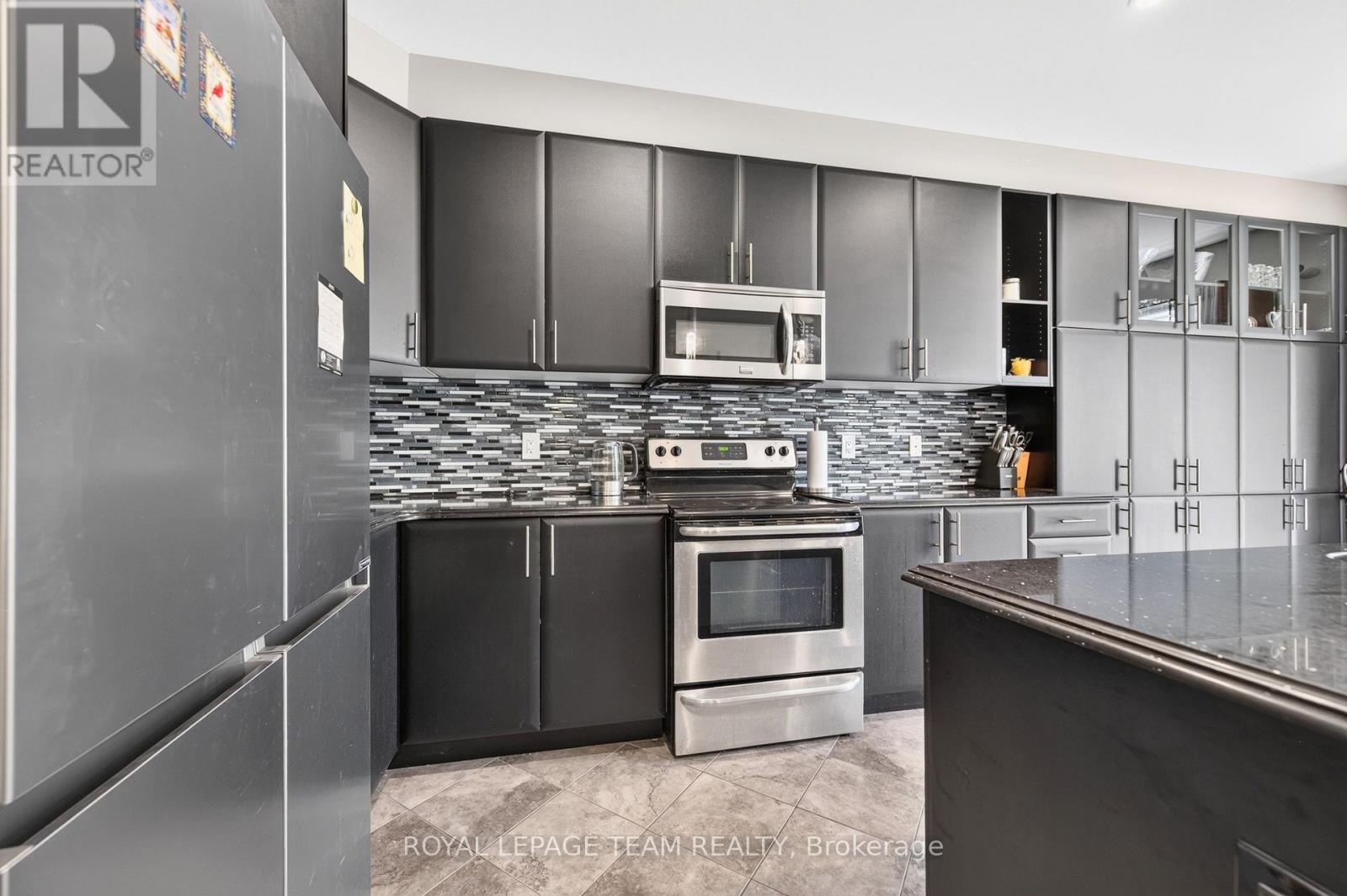 340 Gallantry Way Property Photo 19