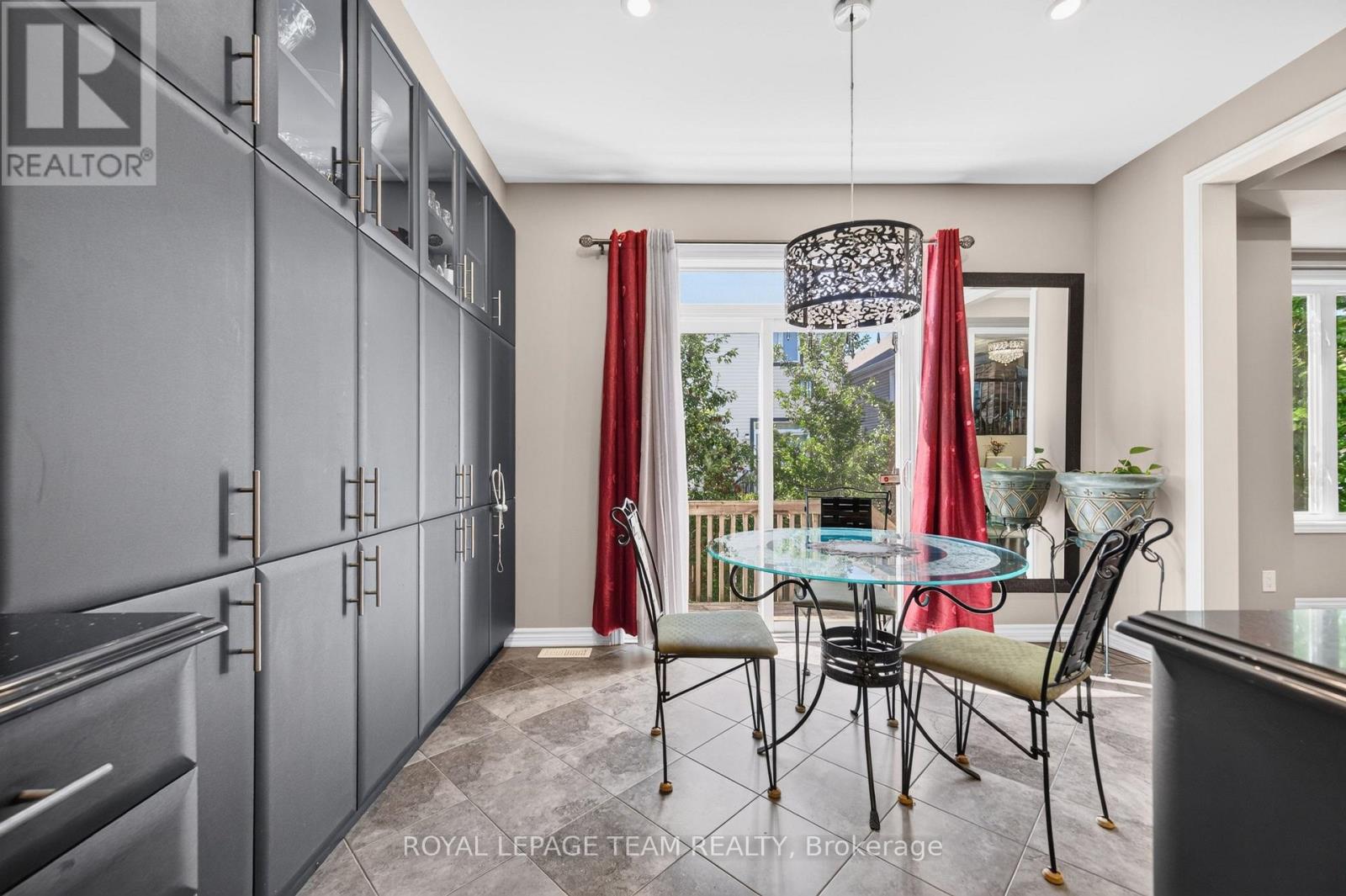 340 Gallantry Way Property Photo 21