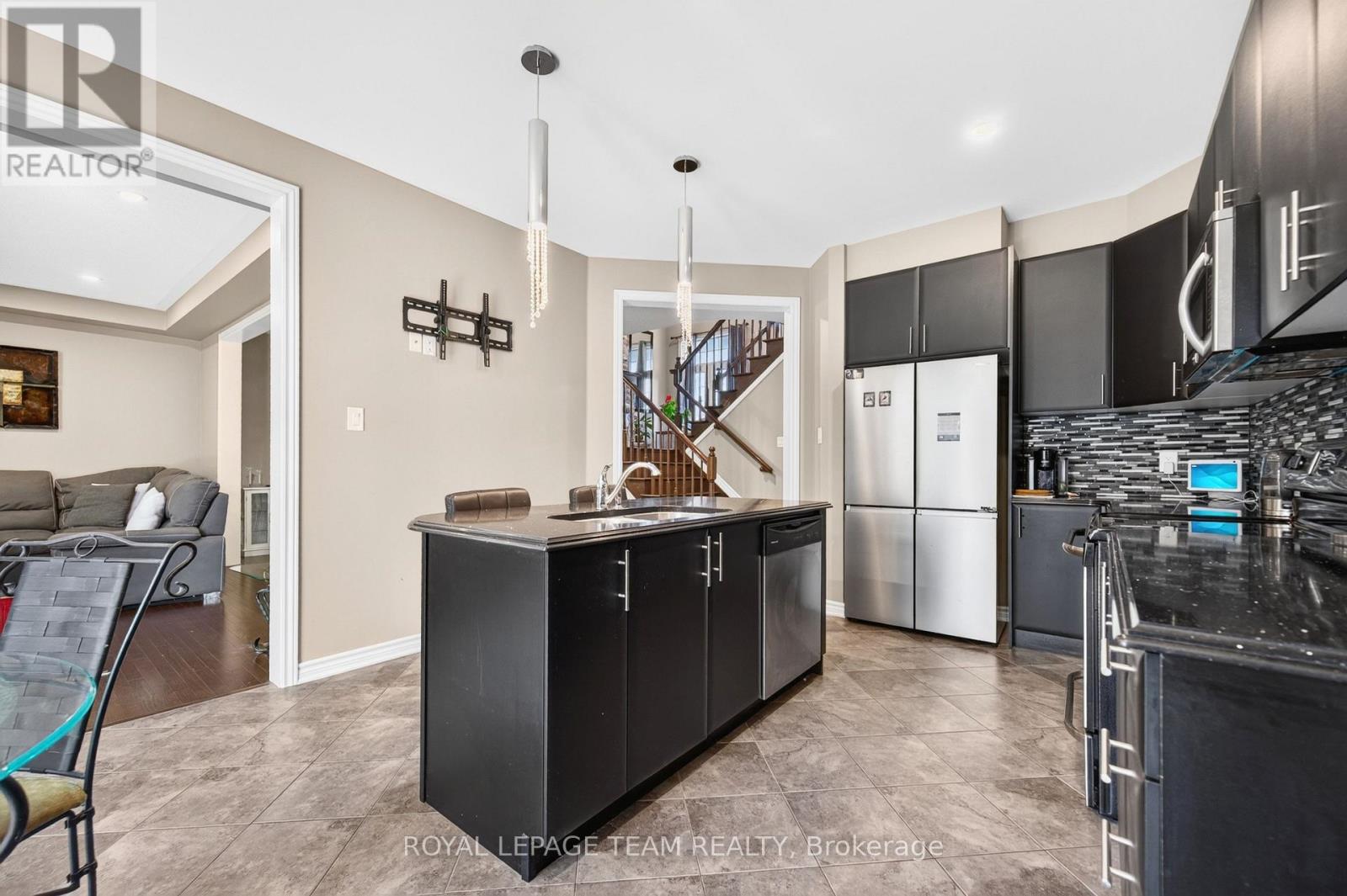 340 Gallantry Way Property Photo 23