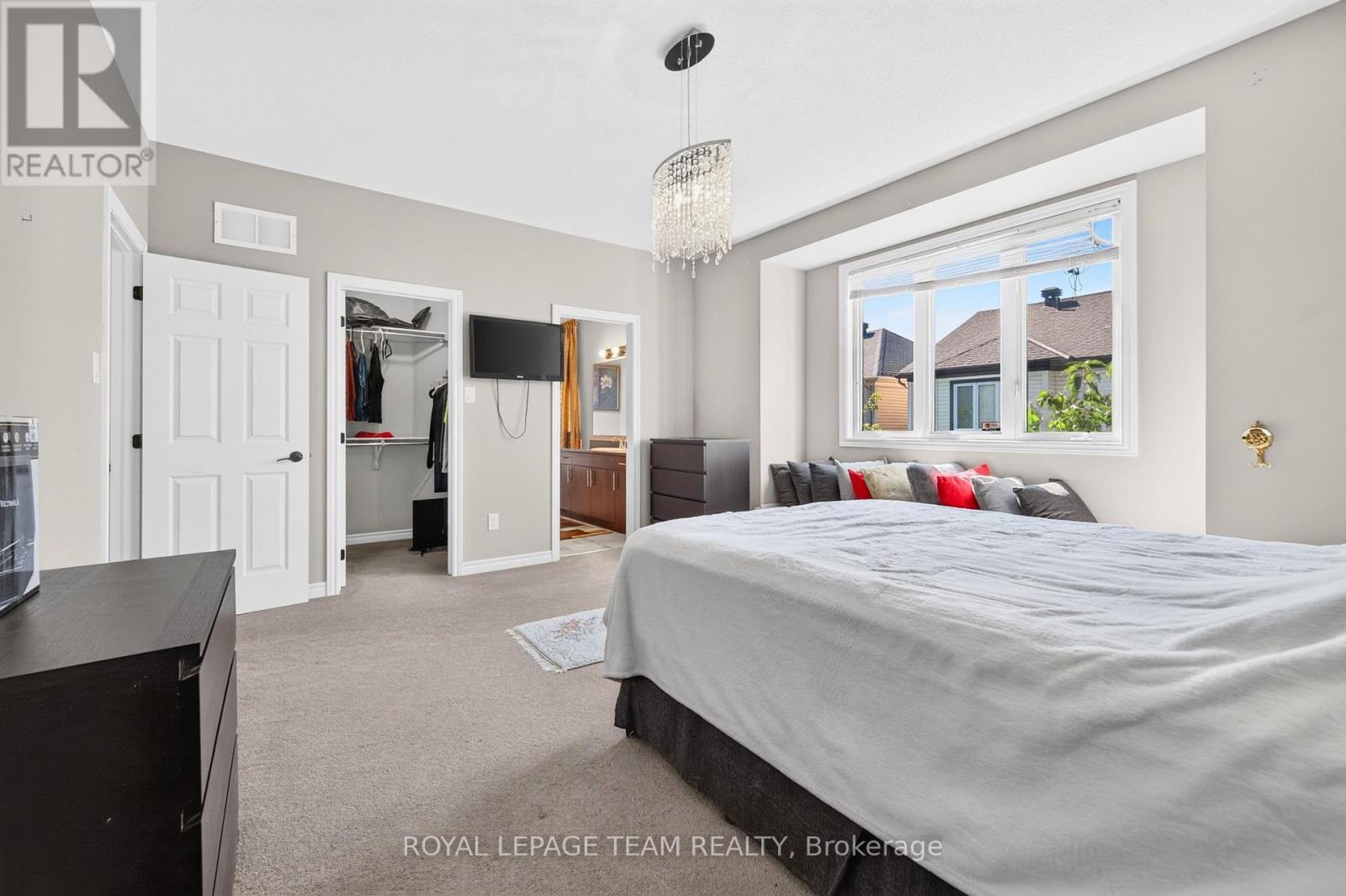 340 Gallantry Way Property Photo 31