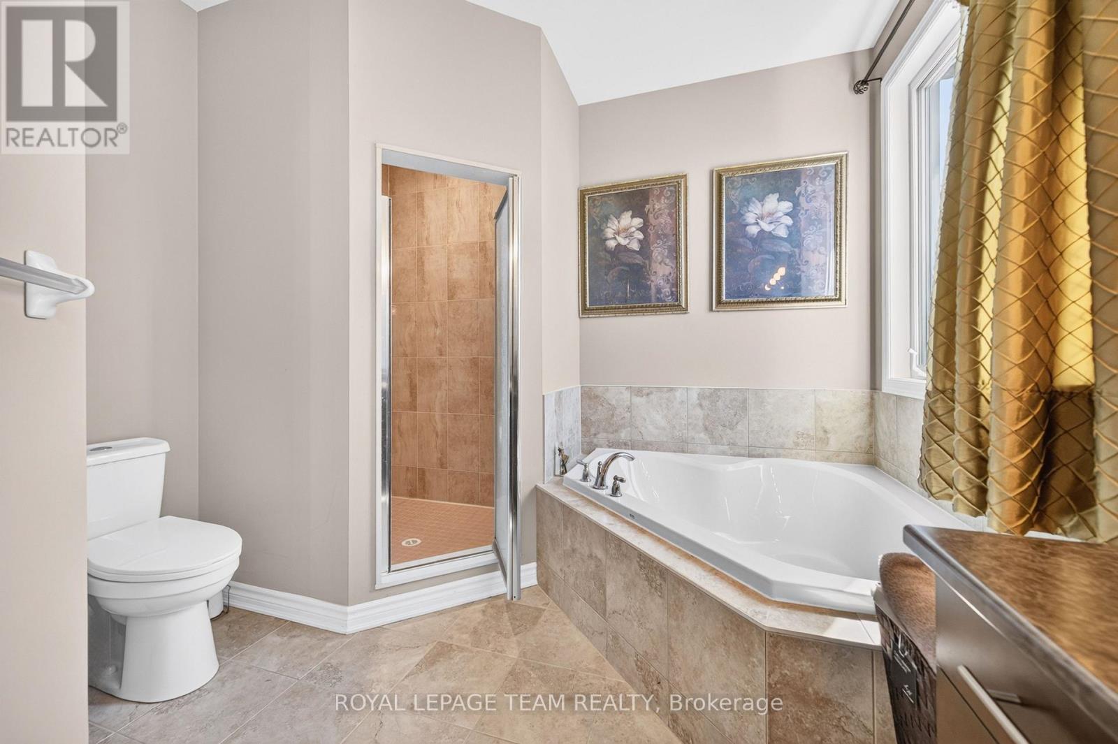 340 Gallantry Way Property Photo 35