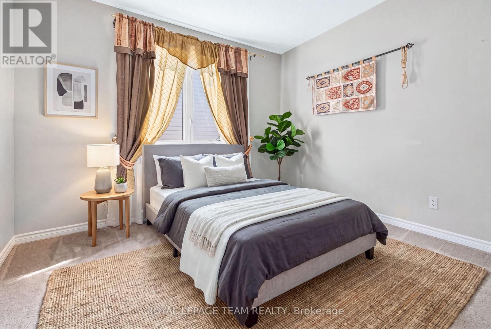 340 Gallantry Way Property Photo 37