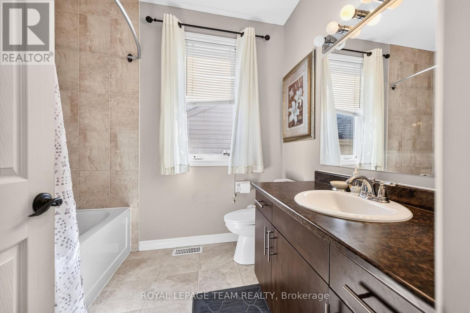 340 Gallantry Way Property Photo 40