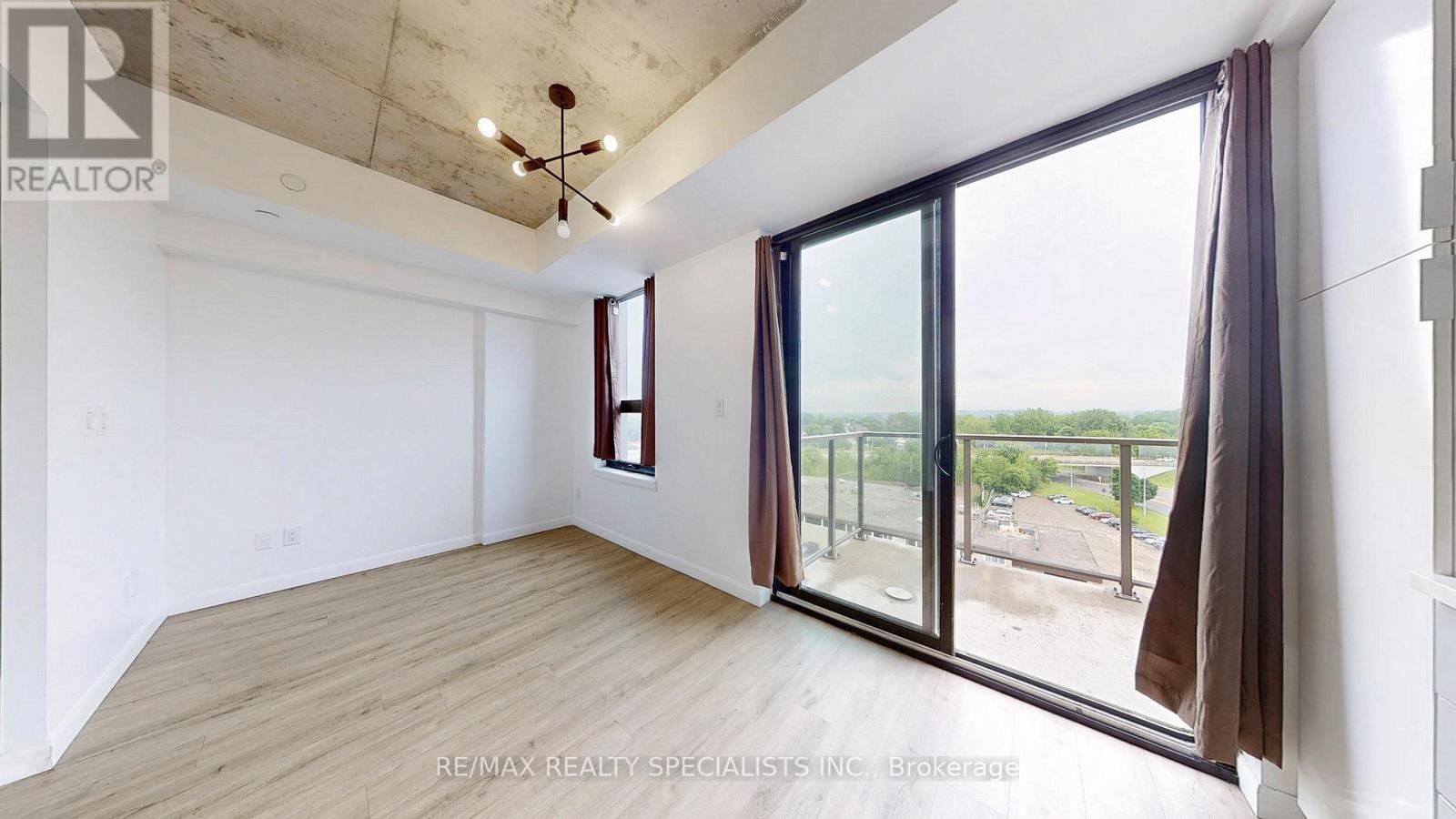 809 - 7 Erie Avenue Property Photo 10