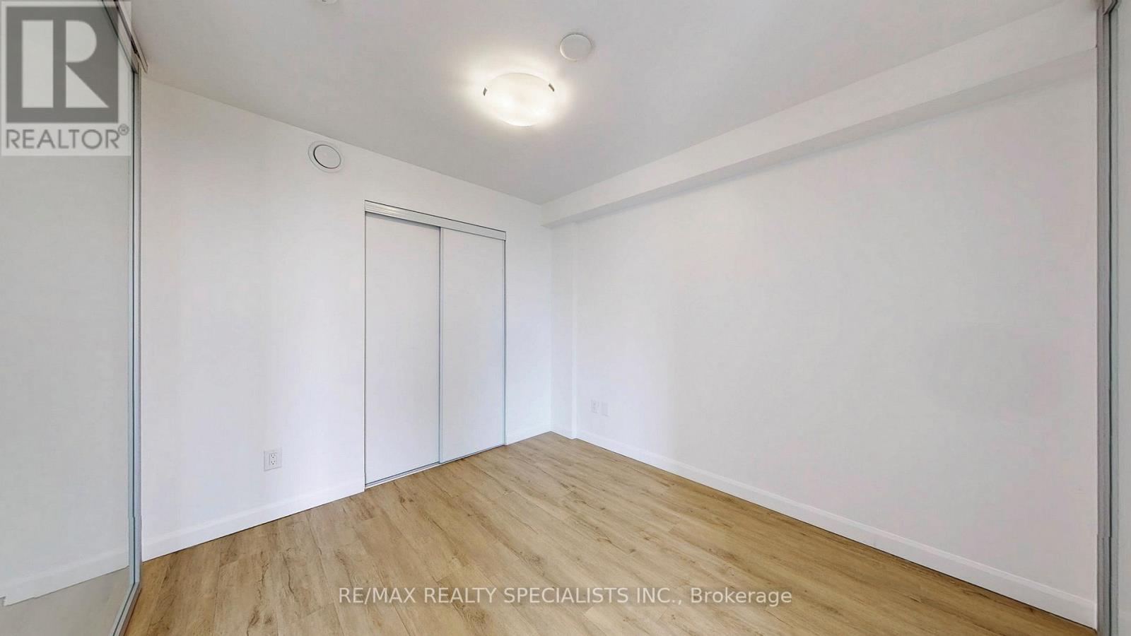 809 - 7 Erie Avenue Property Photo 14