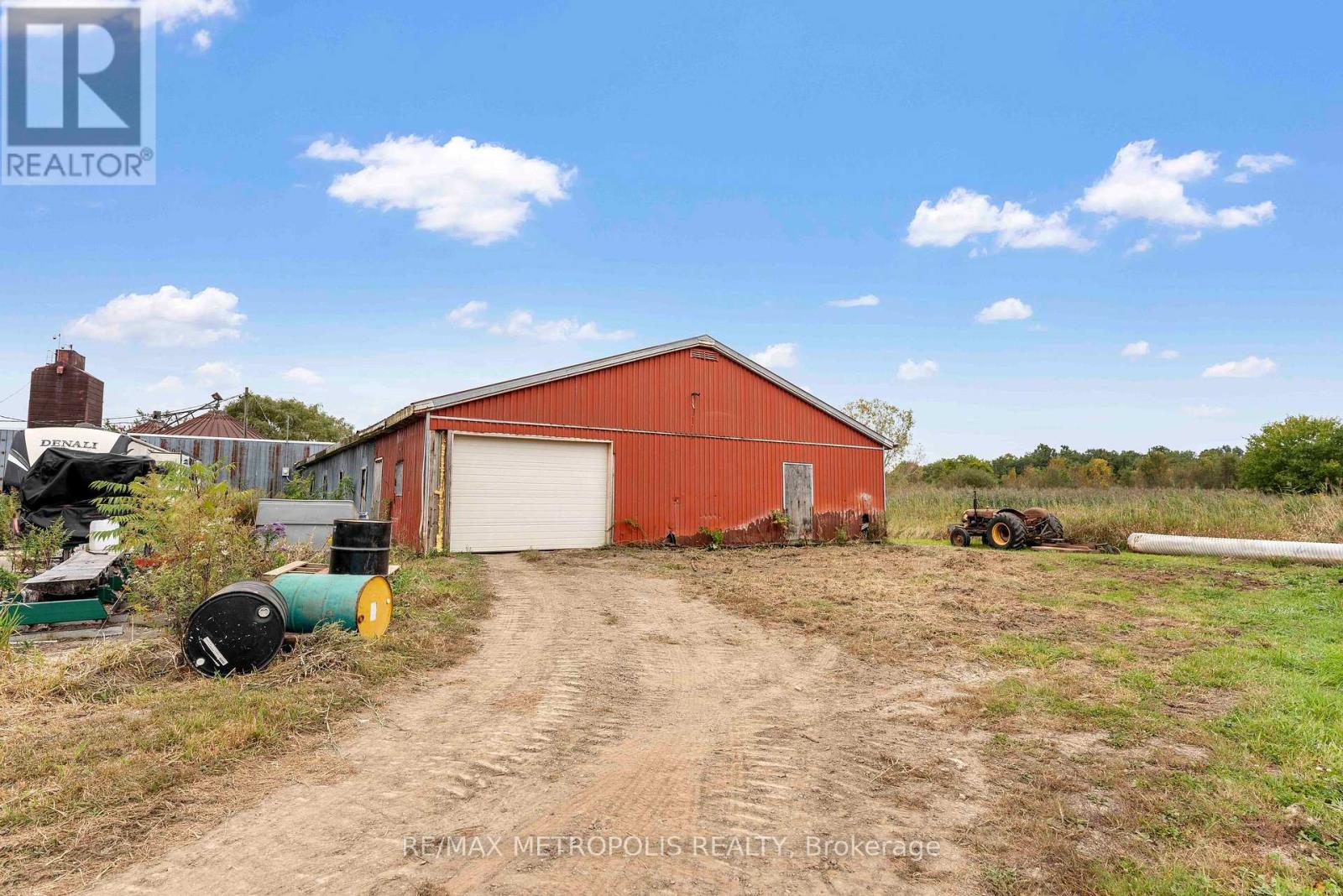 4175 Netherby Road Property Photo 2