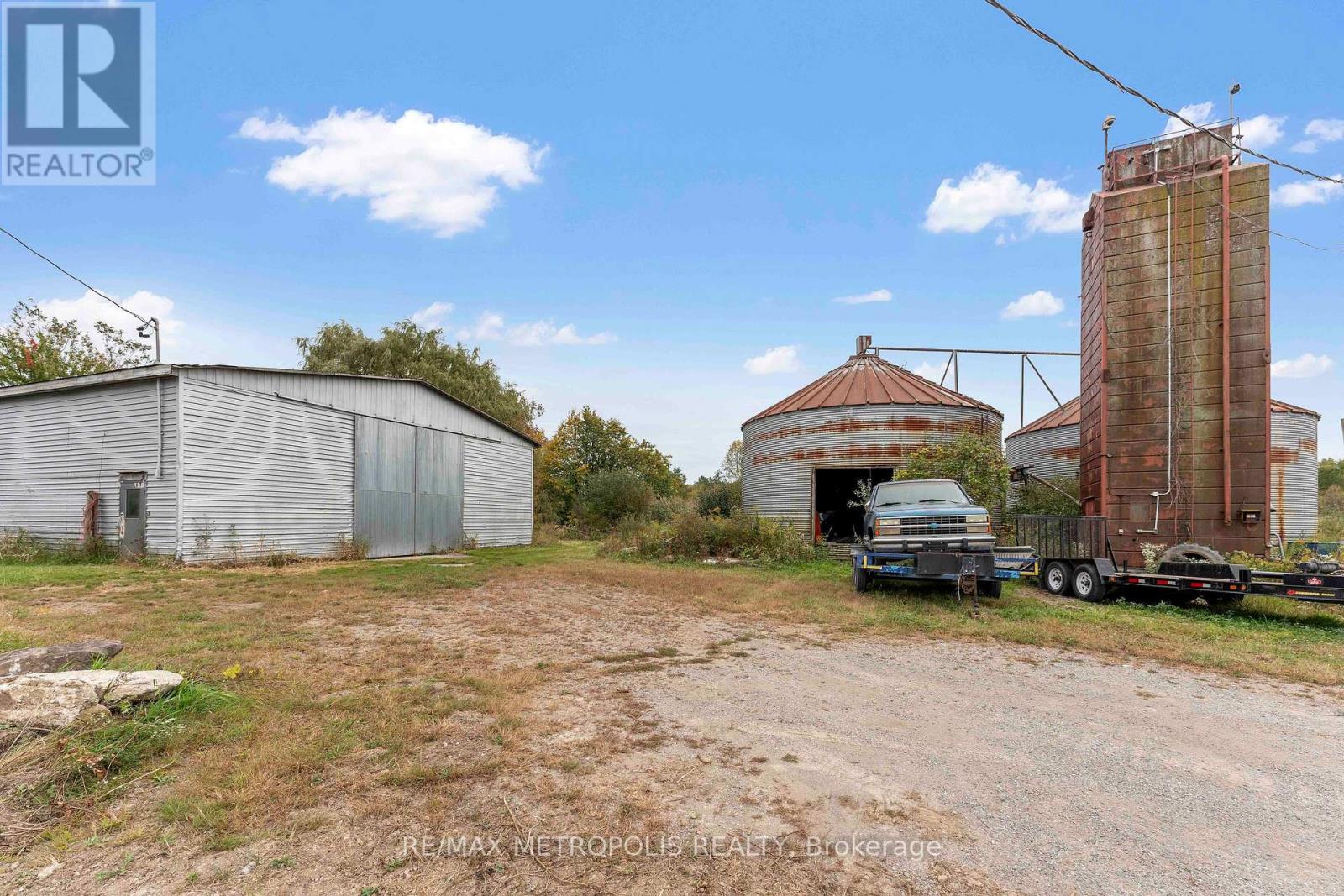 4175 Netherby Road Property Photo 8