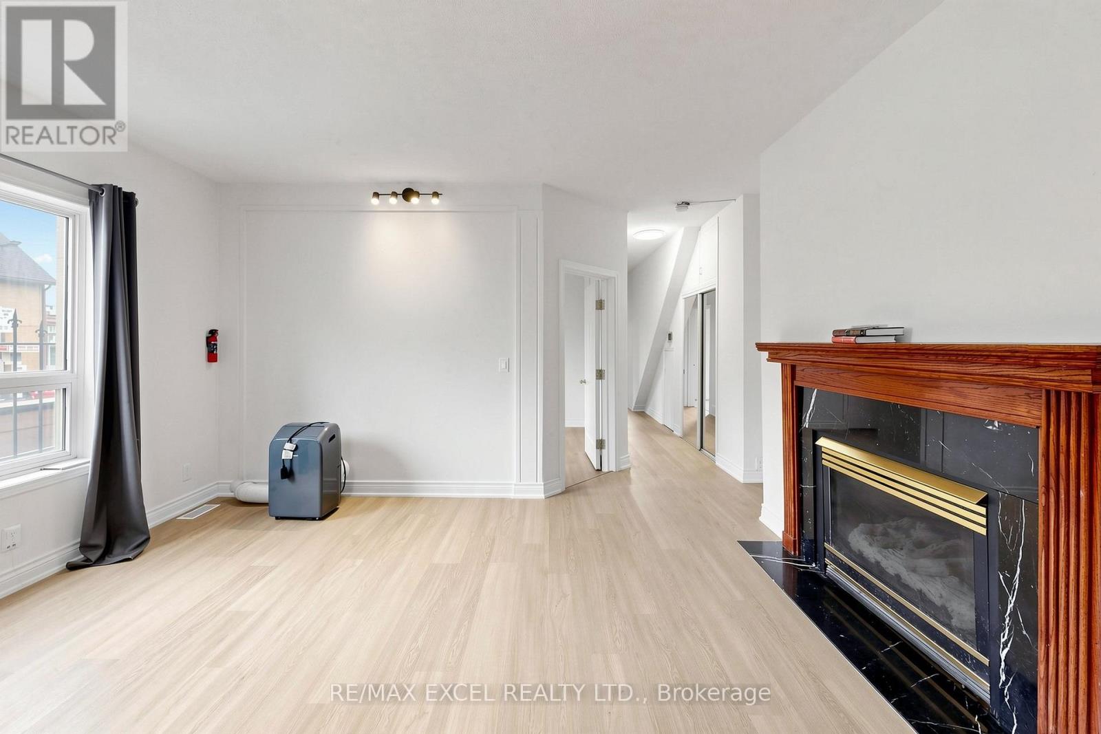 Main - 259 Victoria Avenue N Property Photo 6