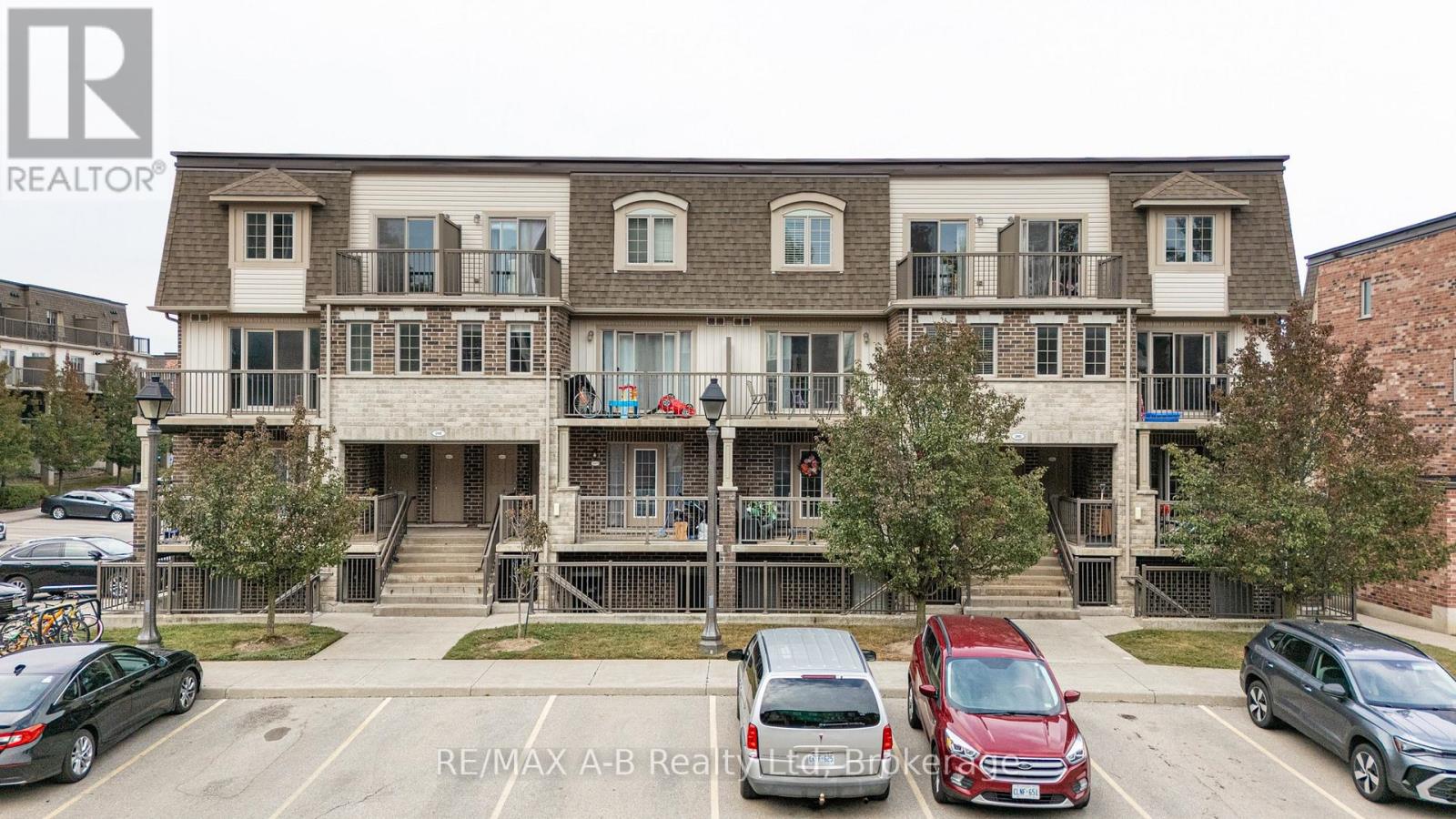 H - 242 RACHEL CRESCENT Property Photo 1