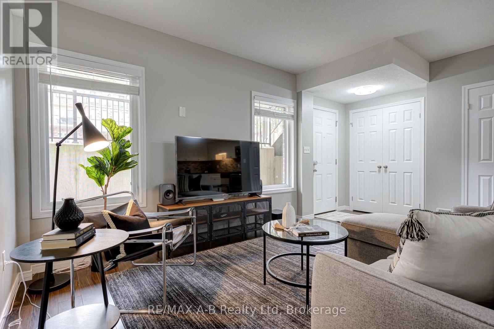 H - 242 Rachel Crescent Property Photo 3