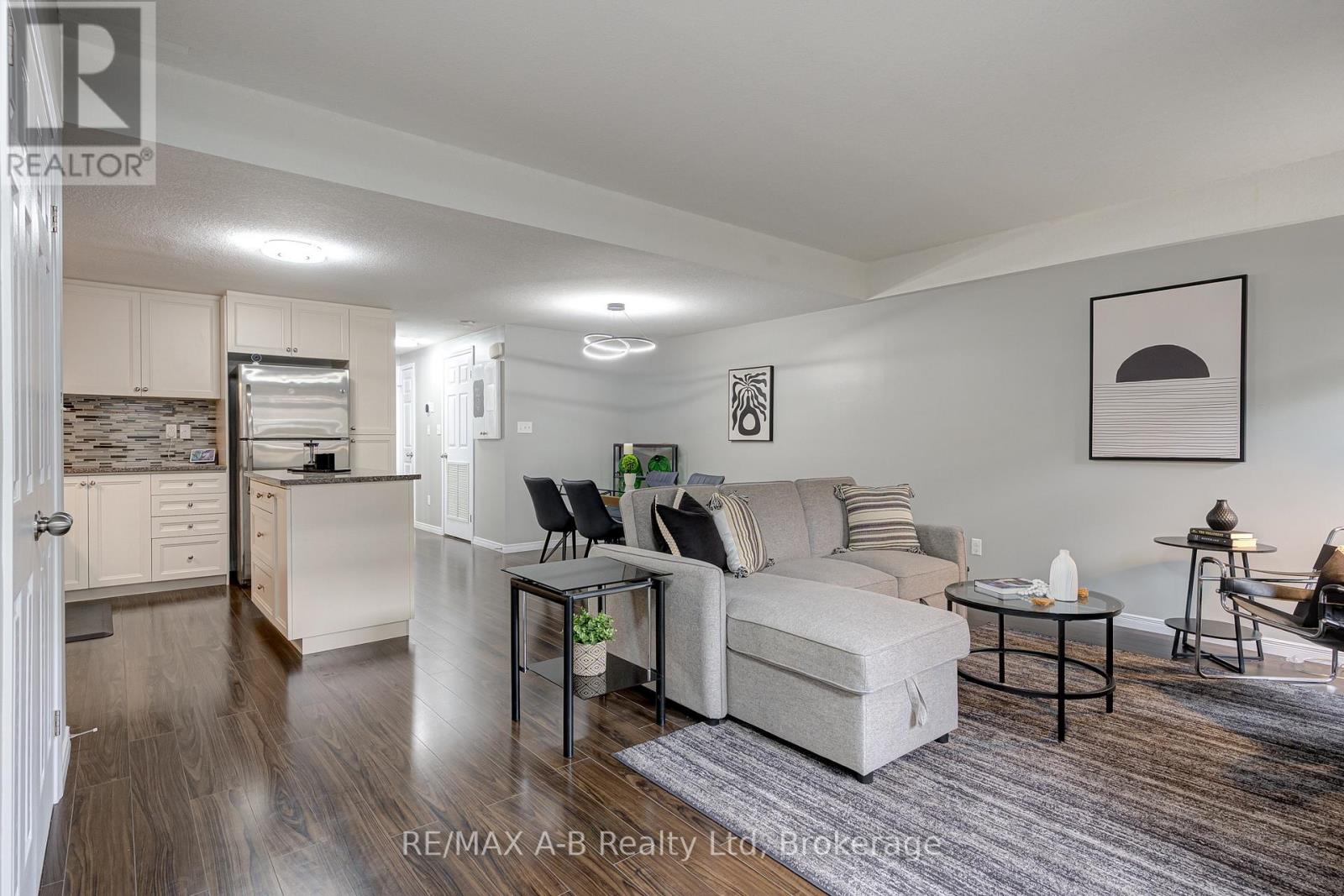 H - 242 Rachel Crescent Property Photo 6