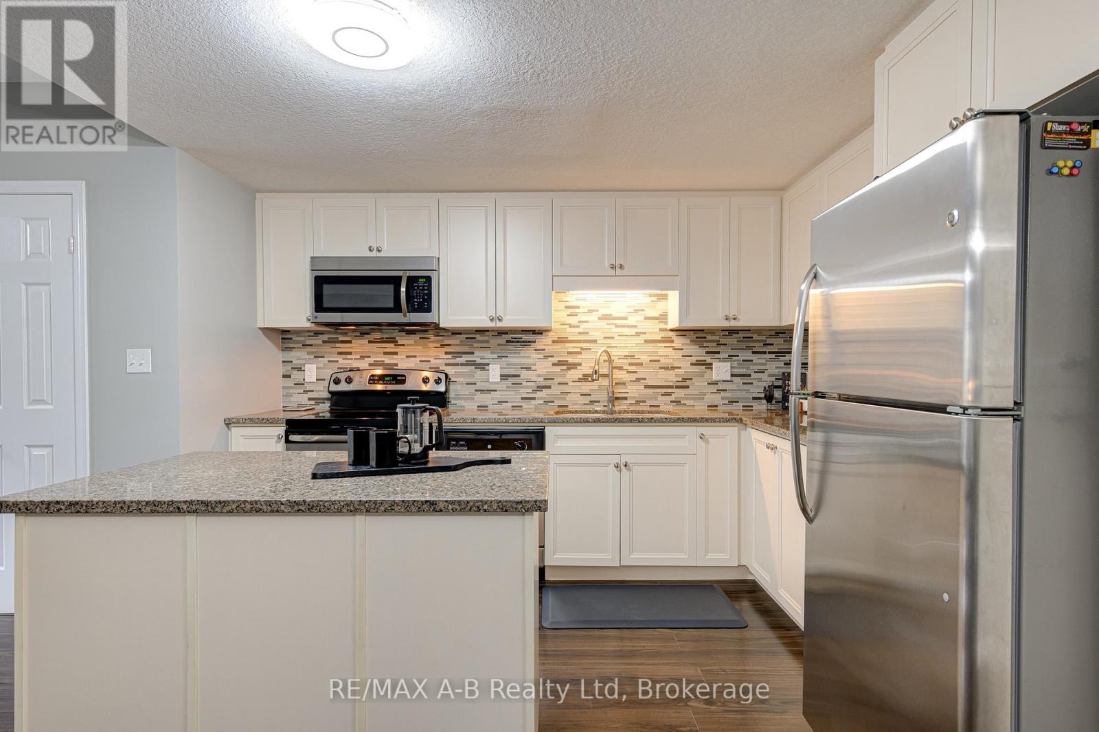 H - 242 Rachel Crescent Property Photo 15
